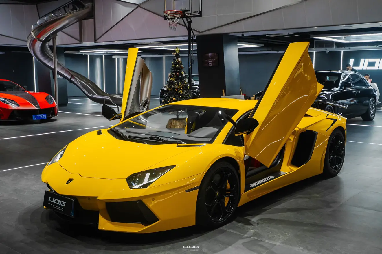 Lamborghini Aventador