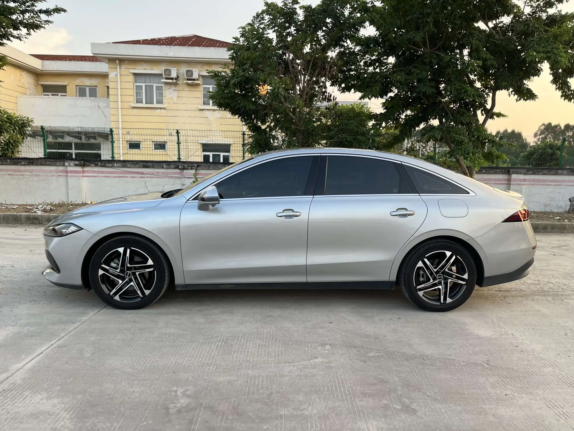 Roewe D7 DMH