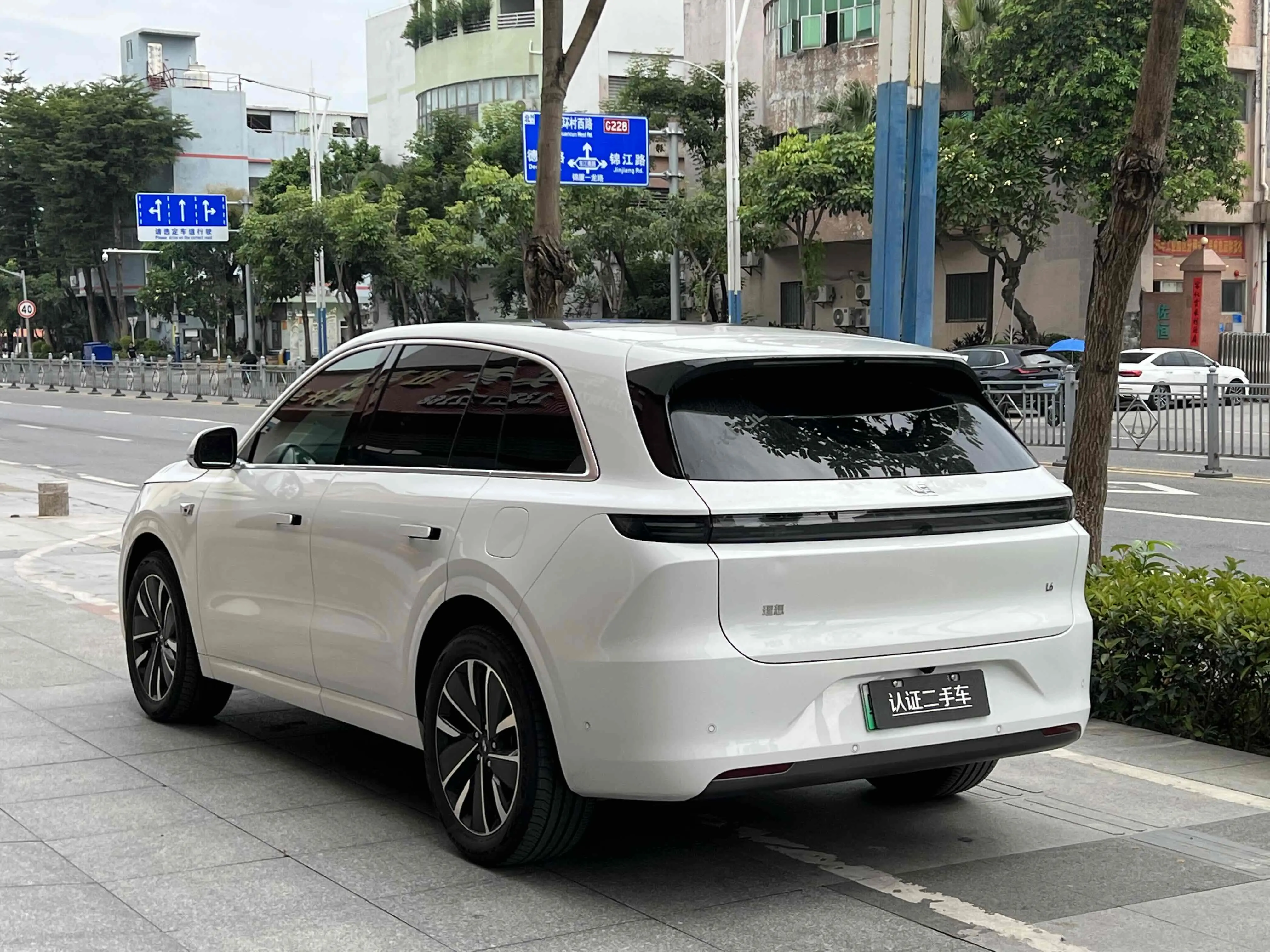 Lixiang L6