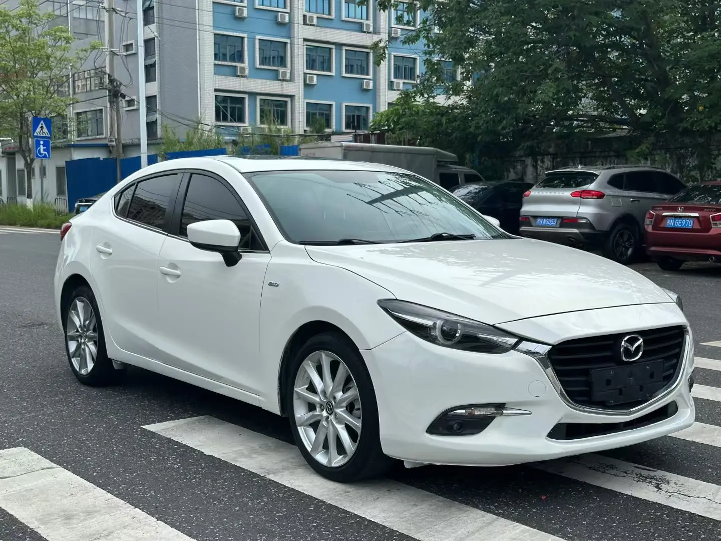 Mazda 3 Angkesela
