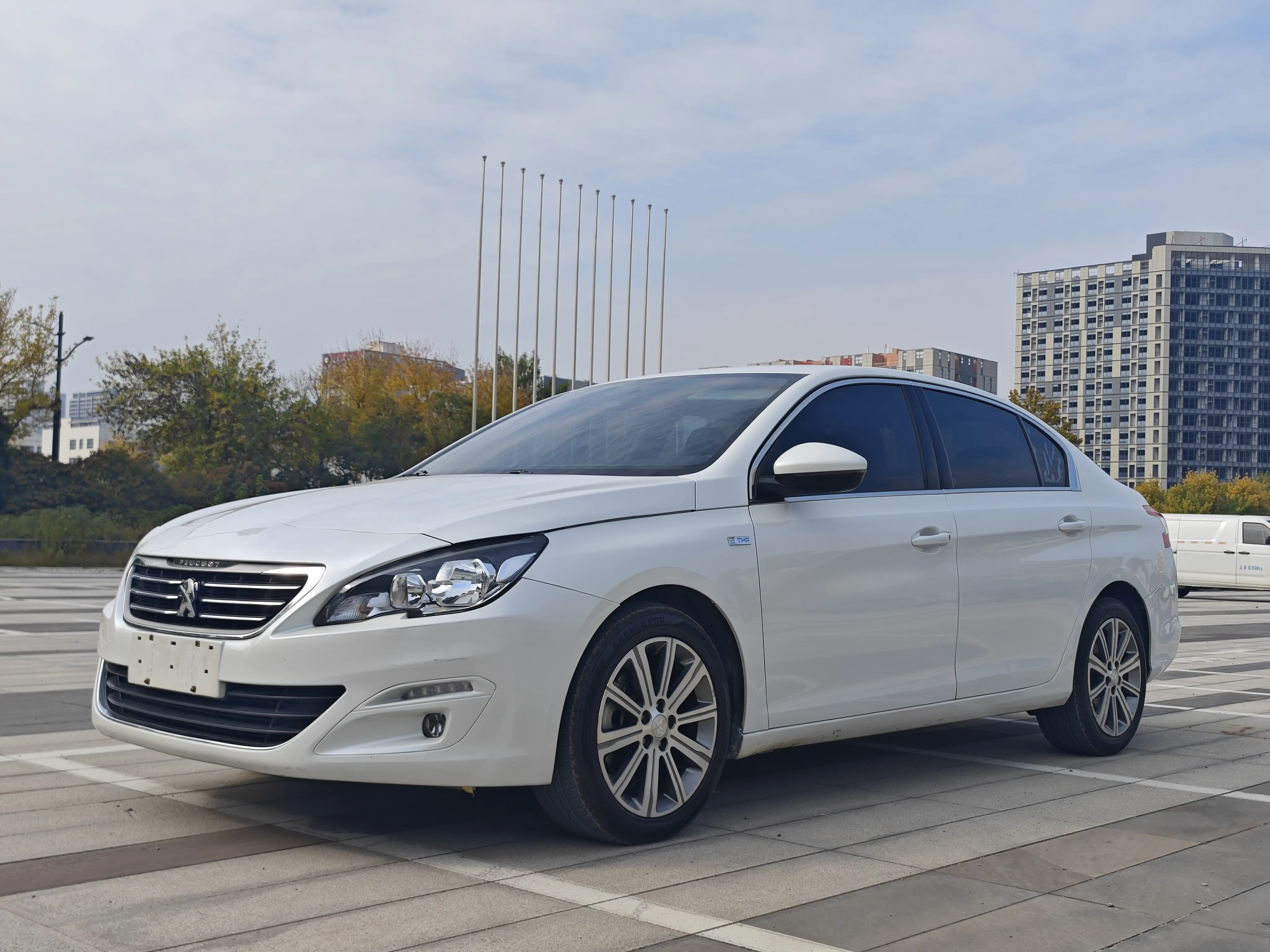 Peugeot 408