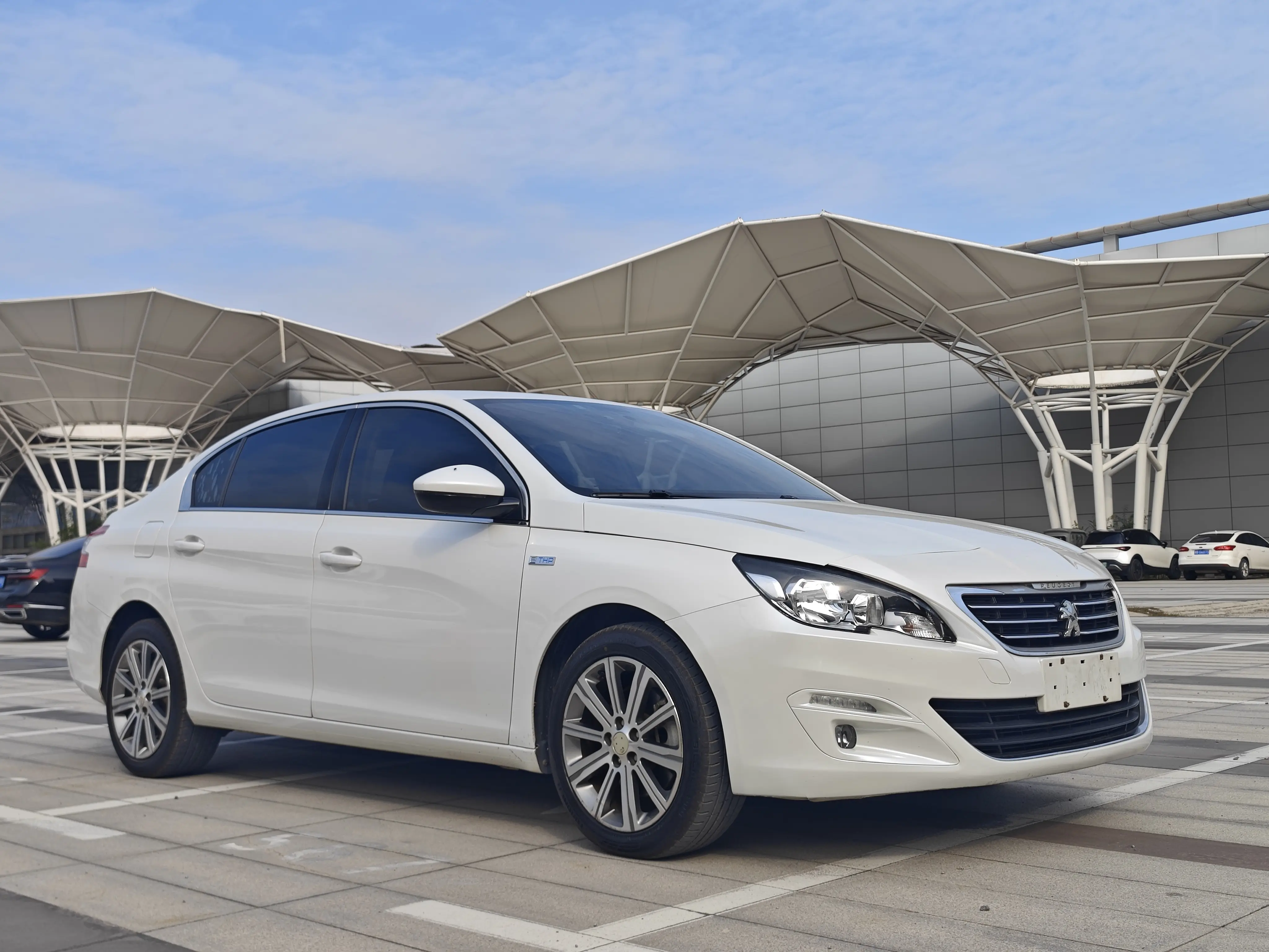 Peugeot 408