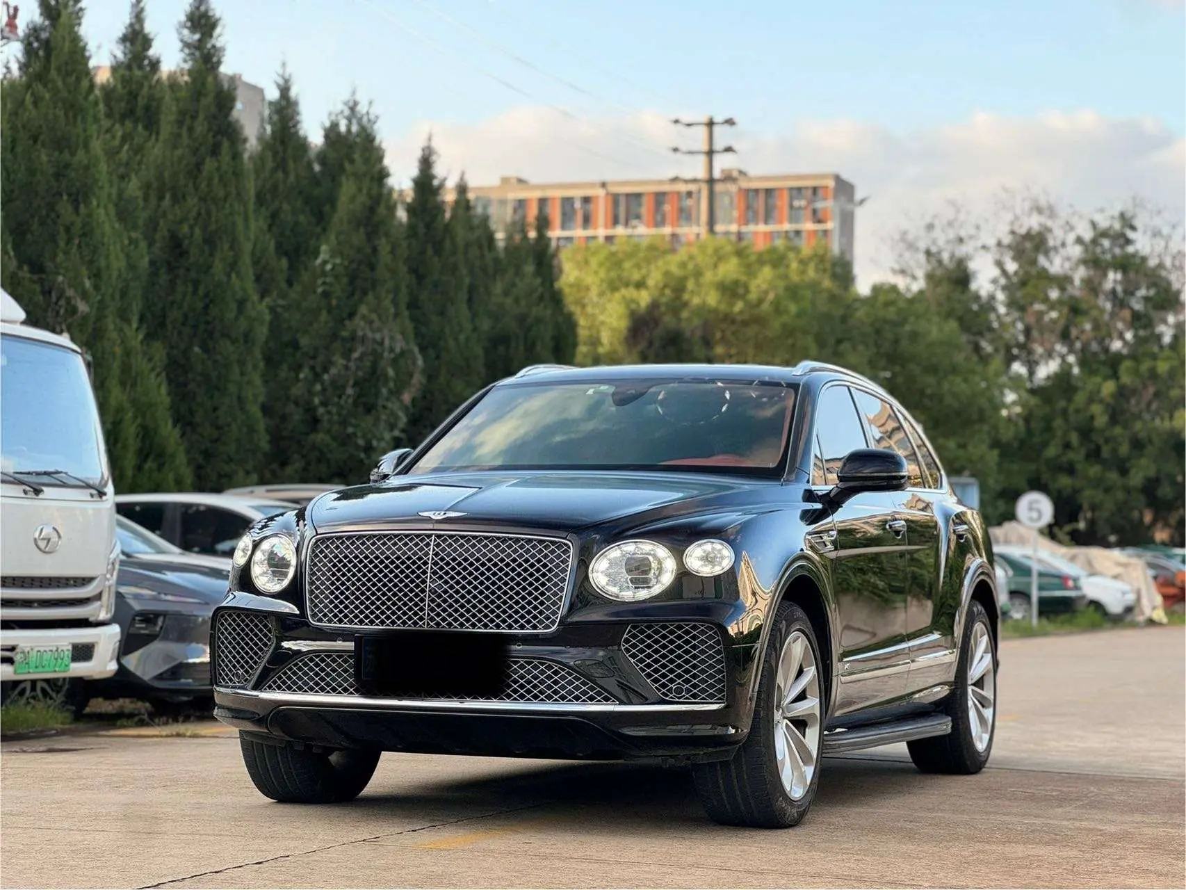 Bentley Bentayga  из Китая