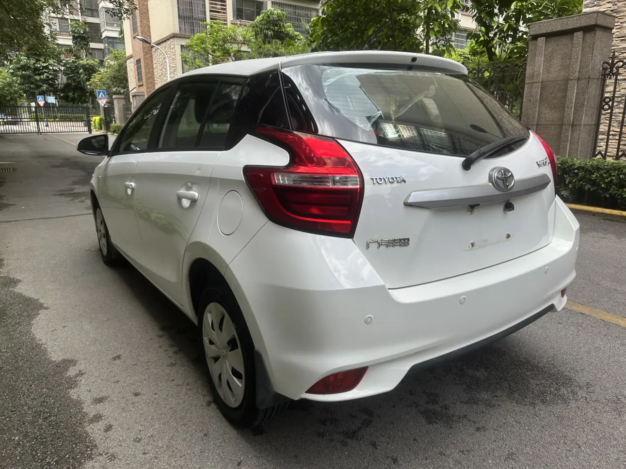 Toyota YARiS L to dazzle