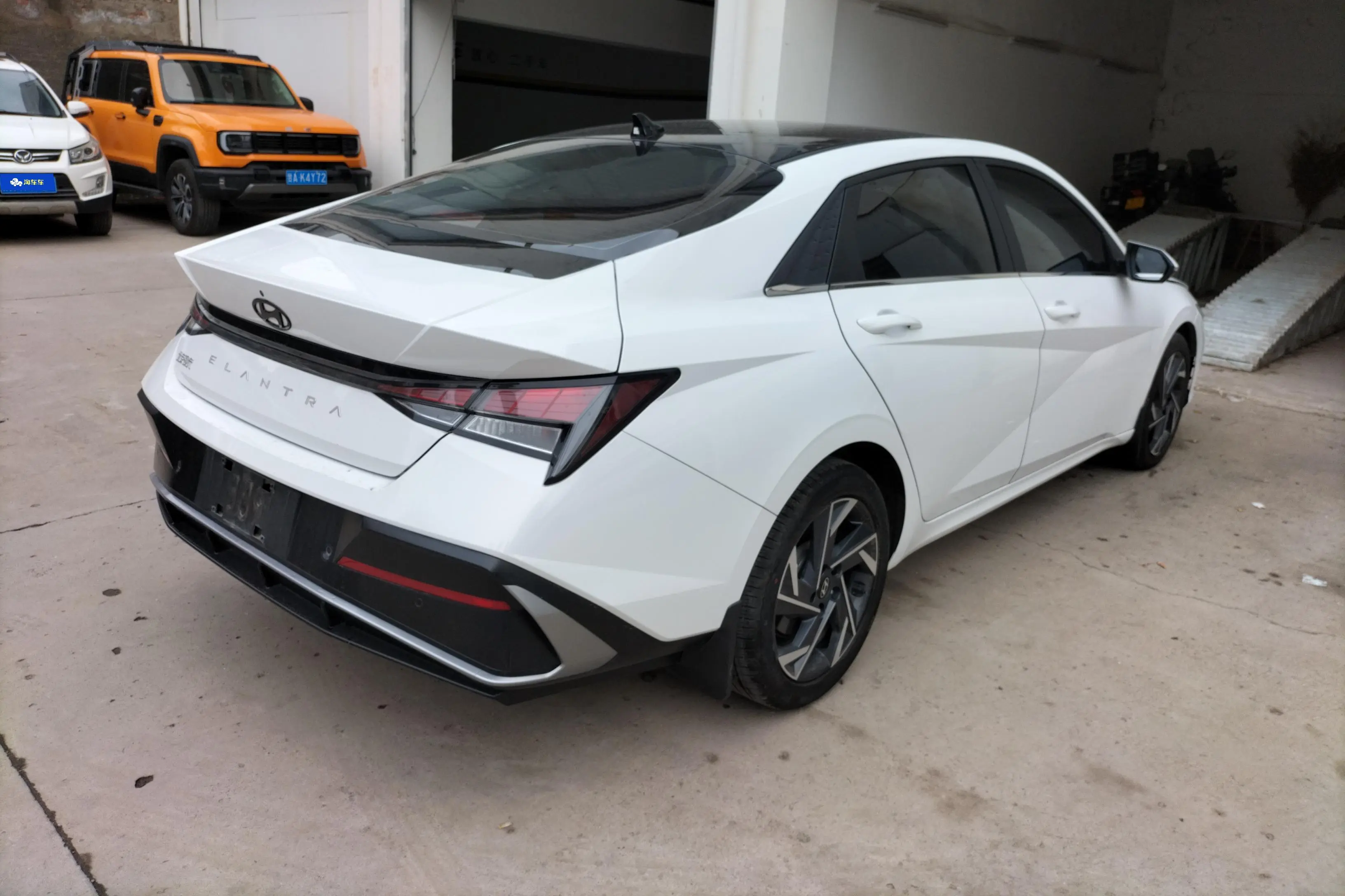 Hyundai Elantra