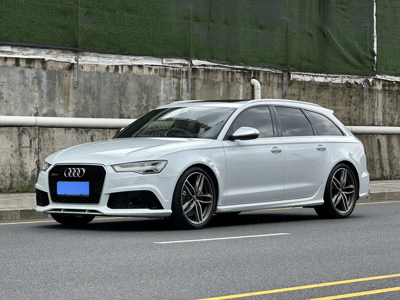 Audi RS 6  из Китая