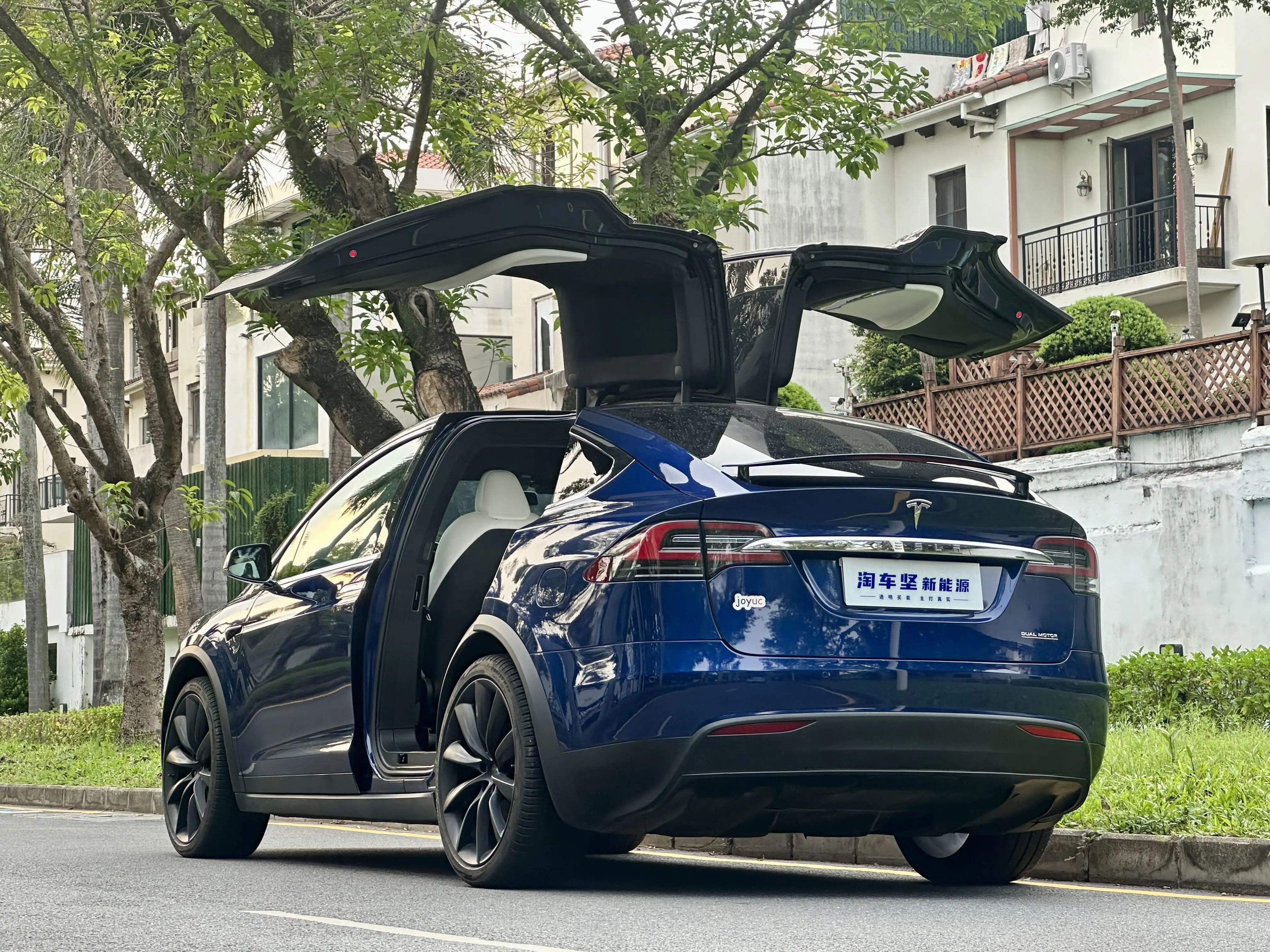Tesla Model X