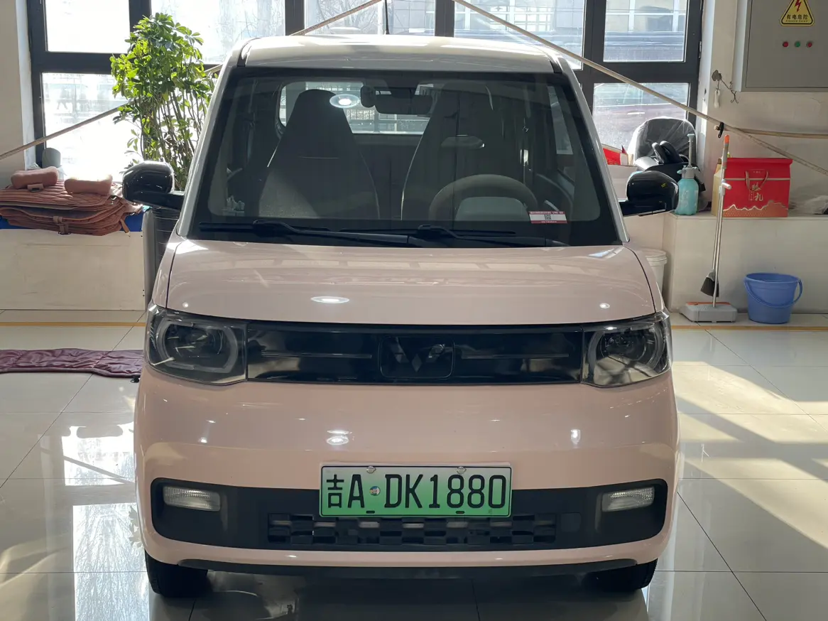 Wuling Hongguang MINIEV  из Китая