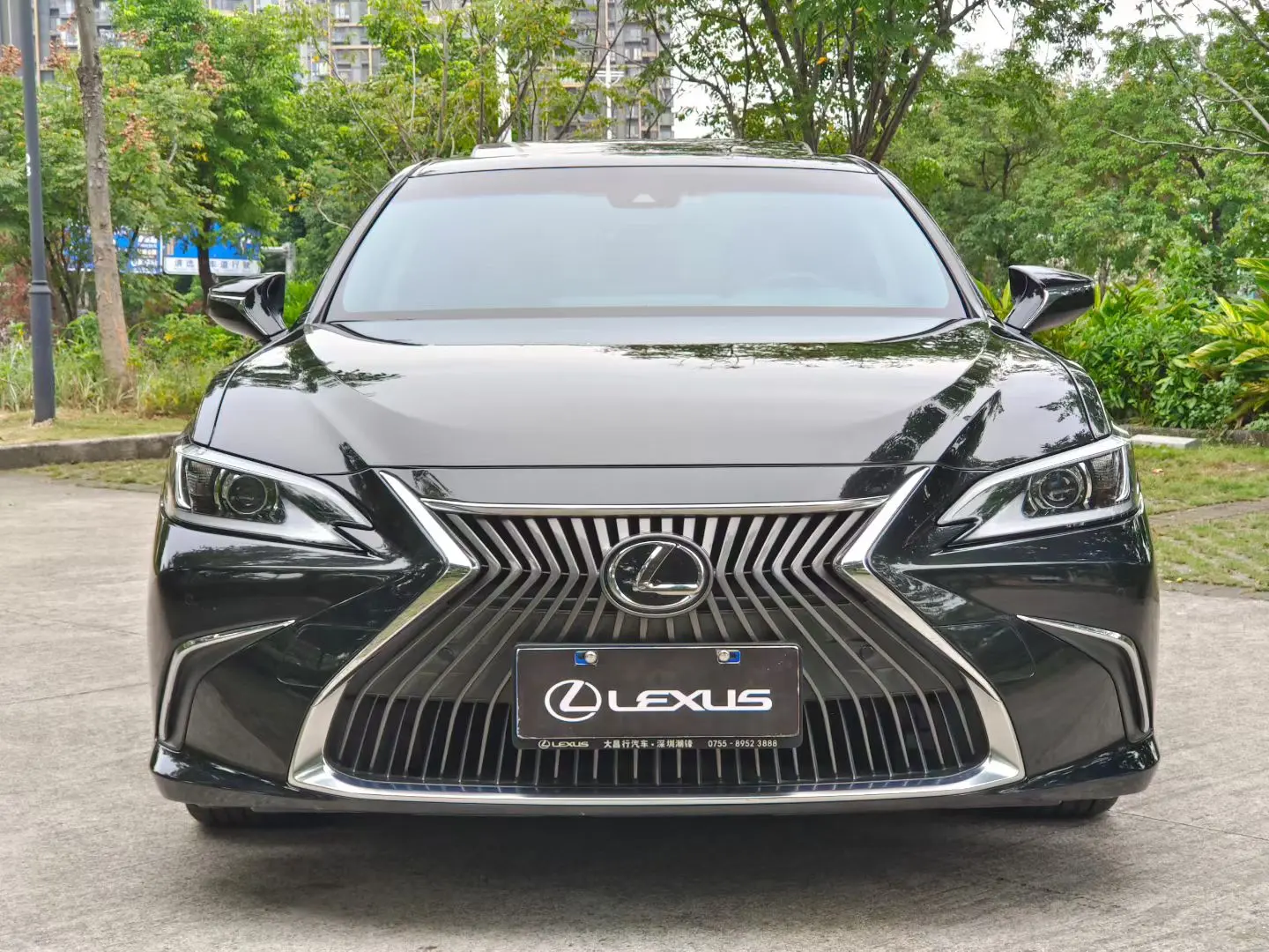Lexus ES