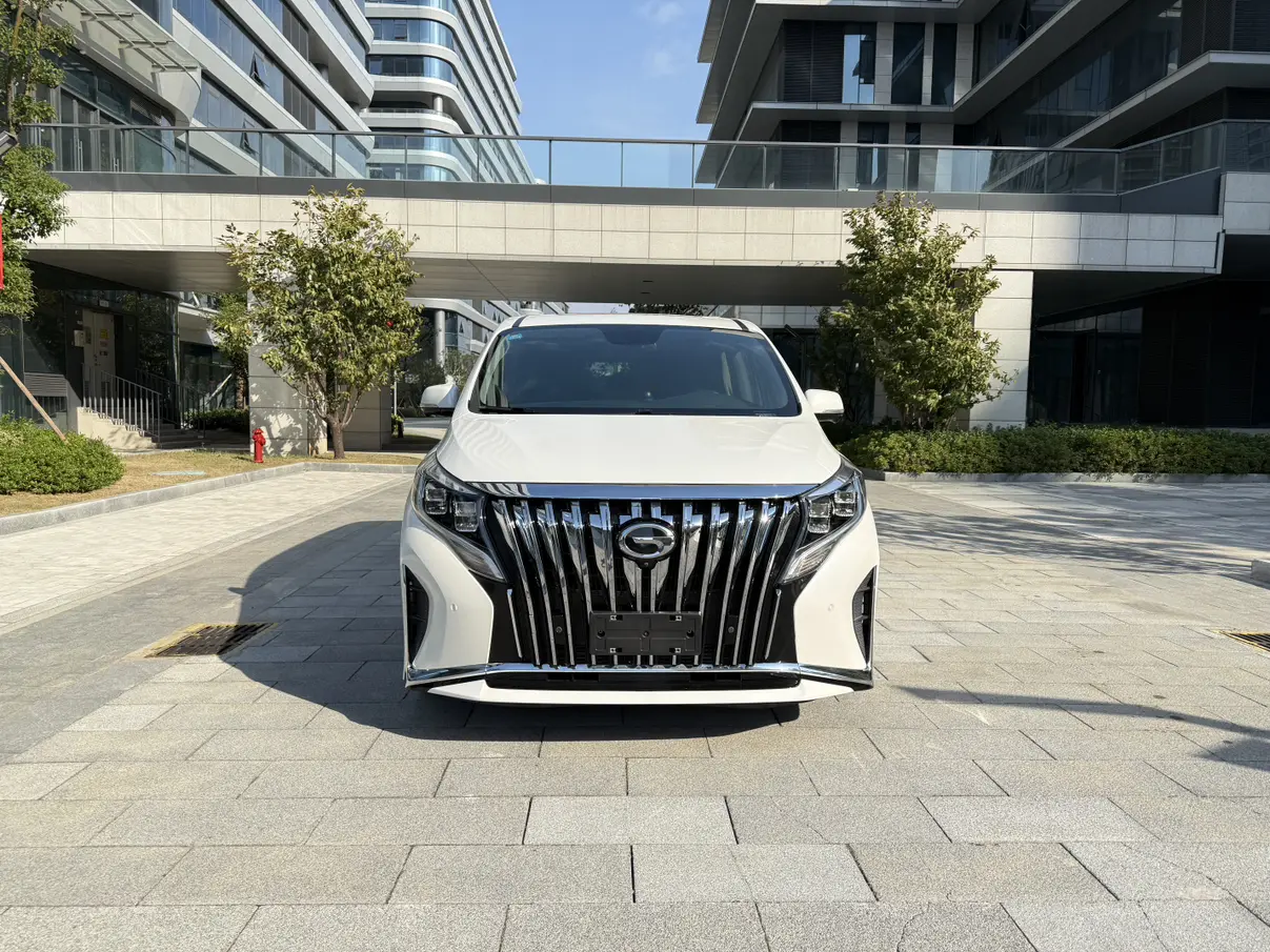 GAC Trumpchi M8  из Китая