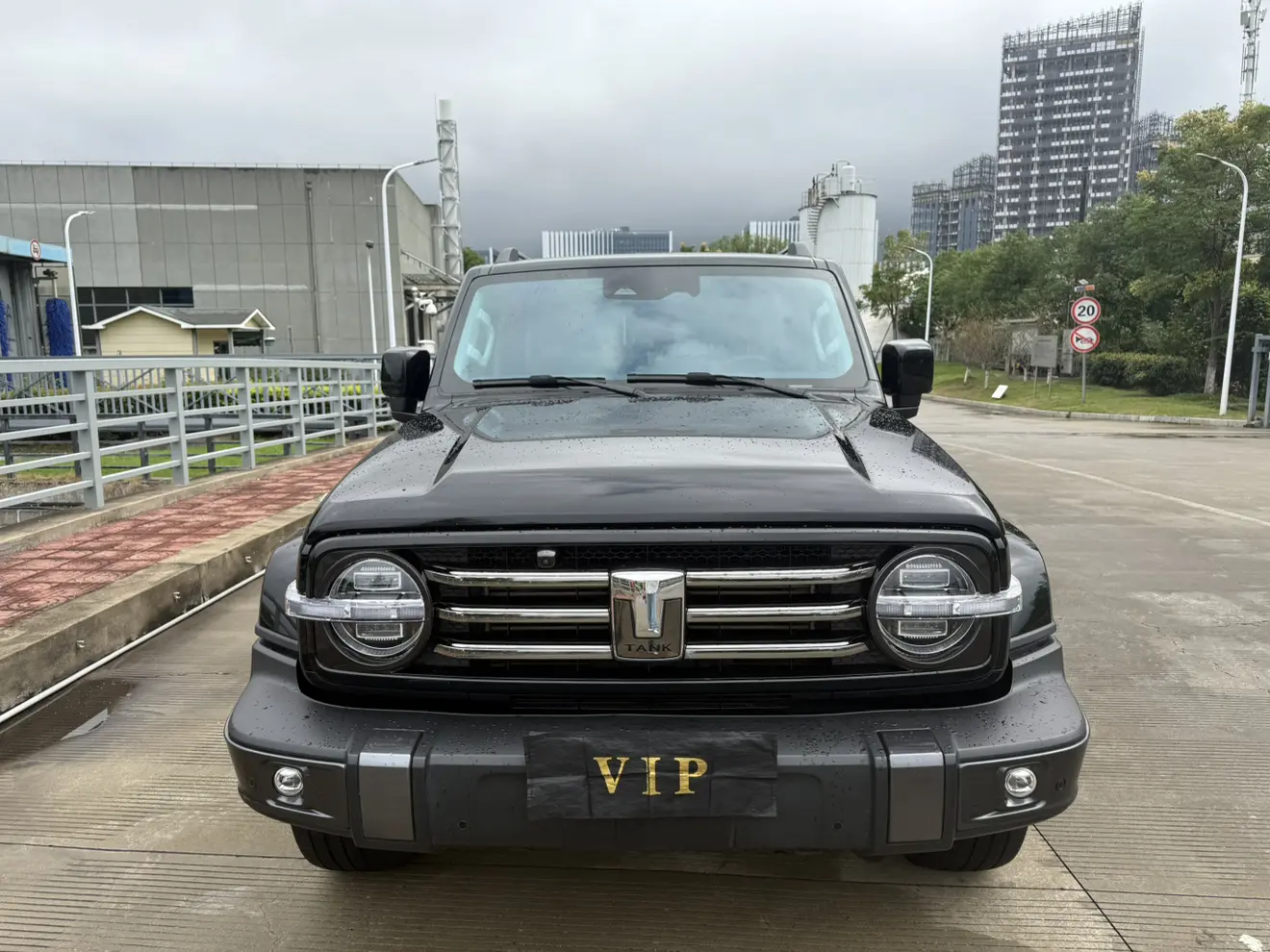 Tank 300  из Китая