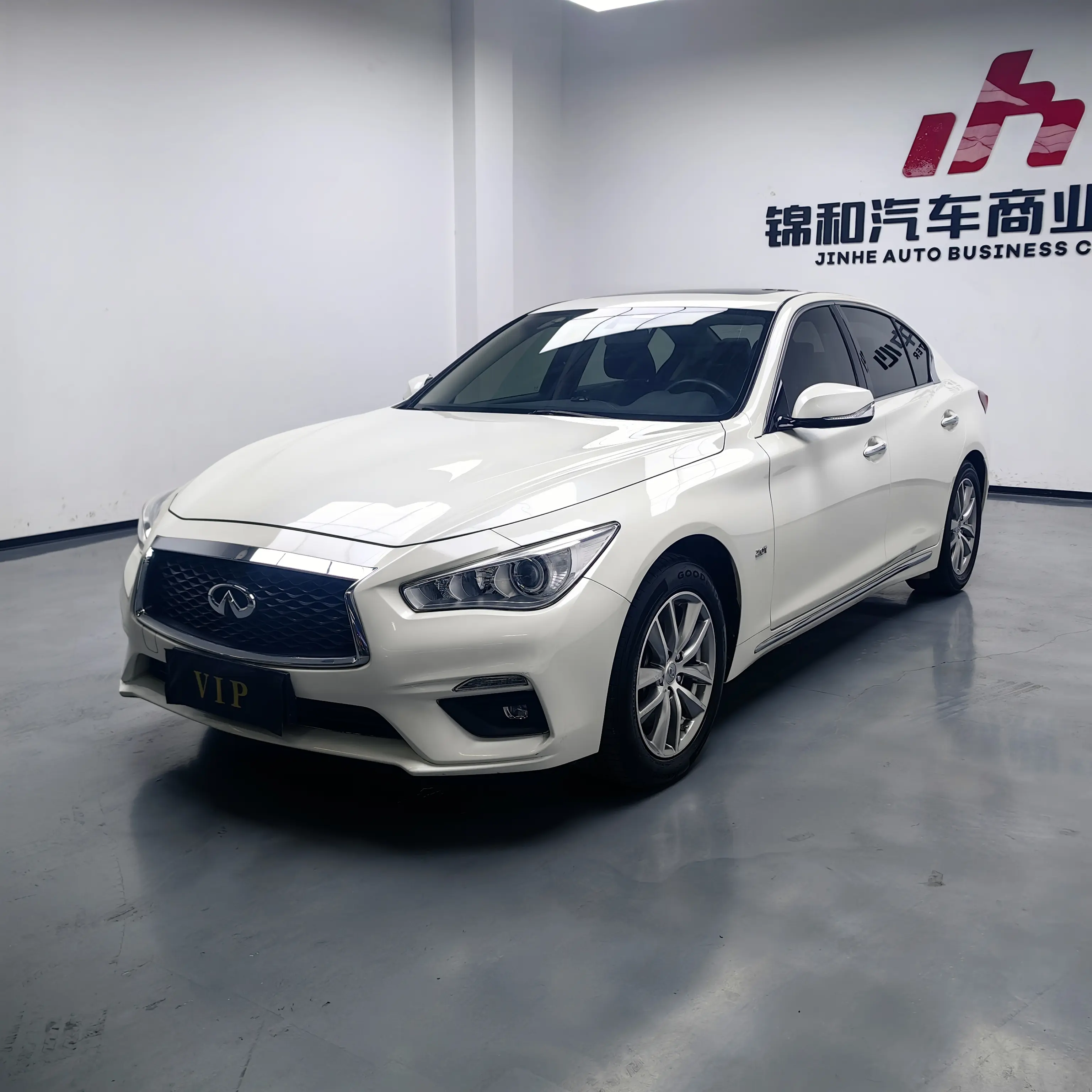 Infiniti Q50L
