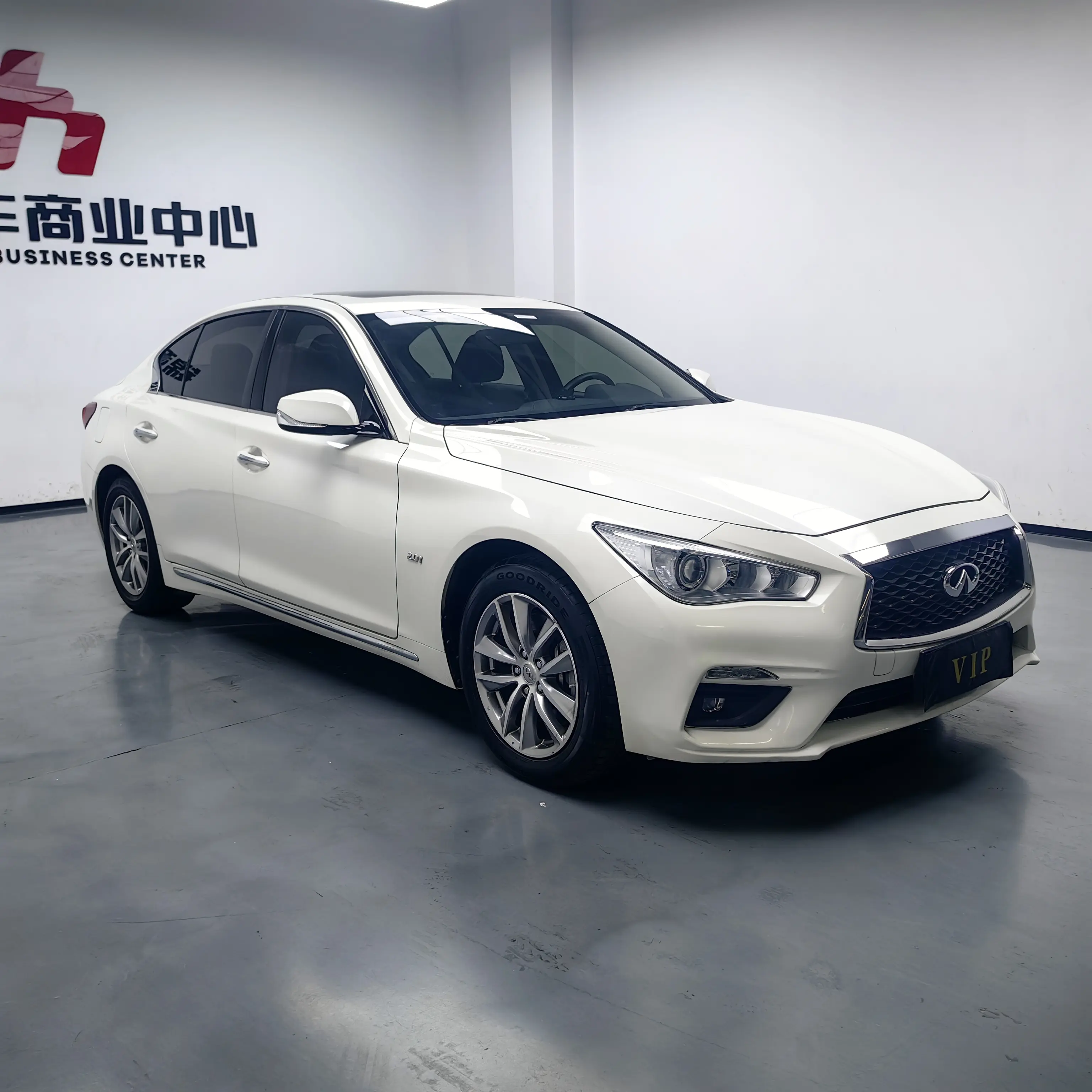 Infiniti Q50L