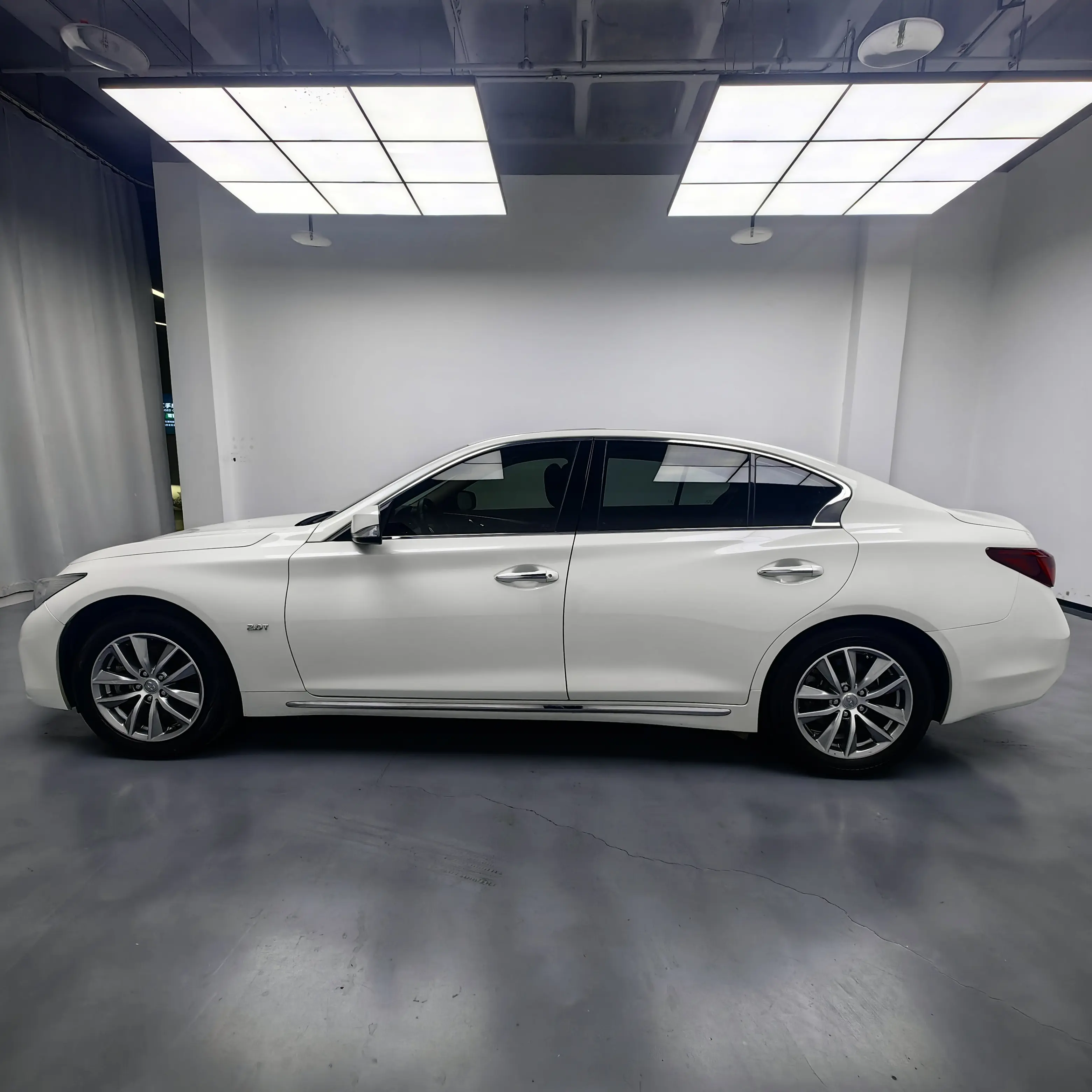 Infiniti Q50L