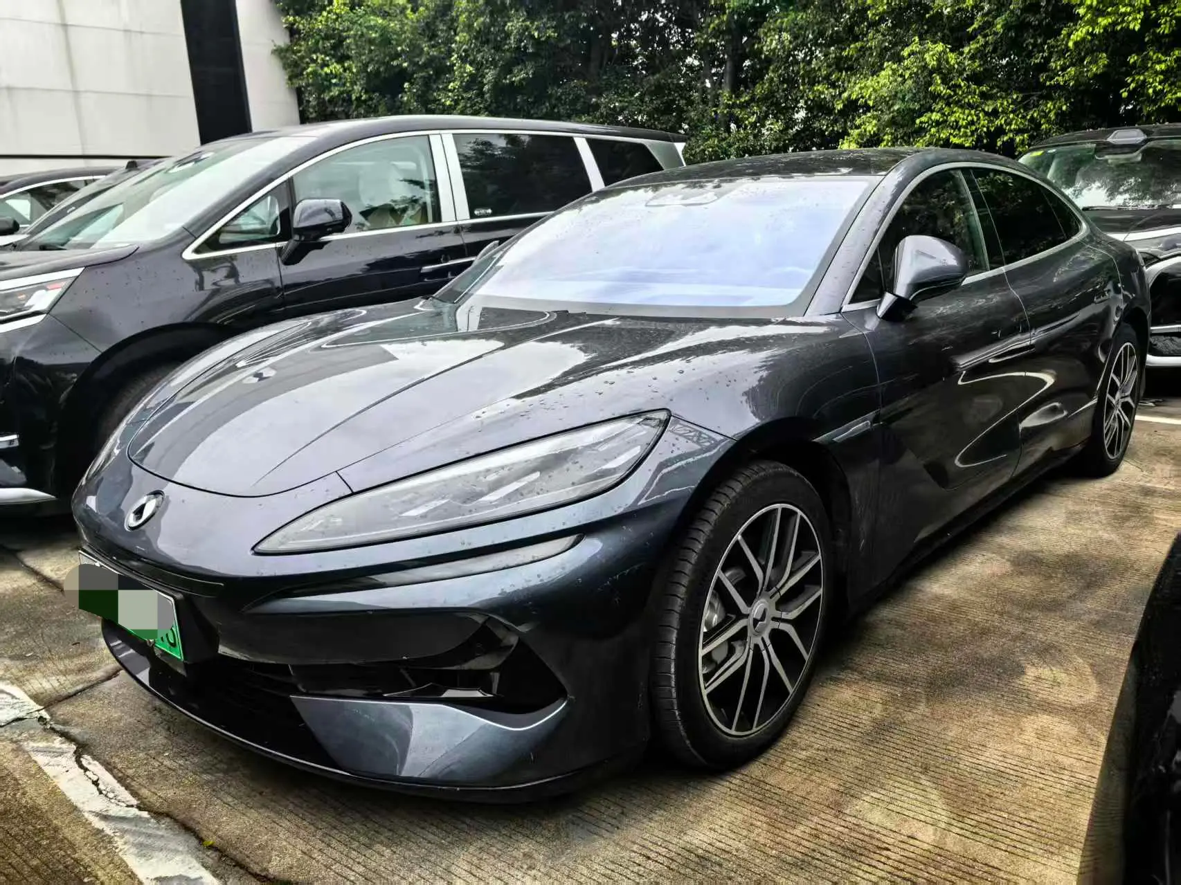 Denza Tengzhong Z9 DM  из Китая