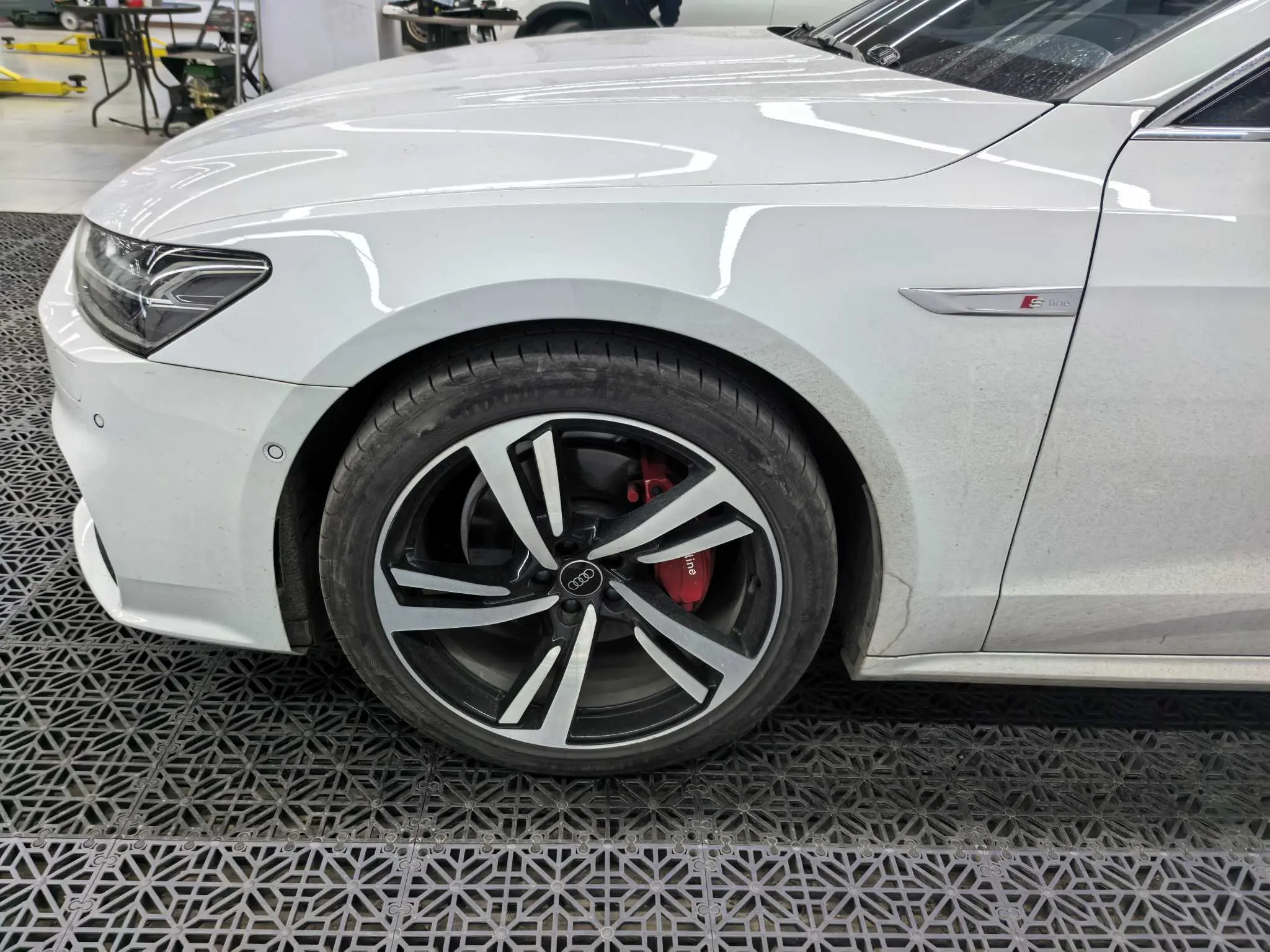 Audi A7L