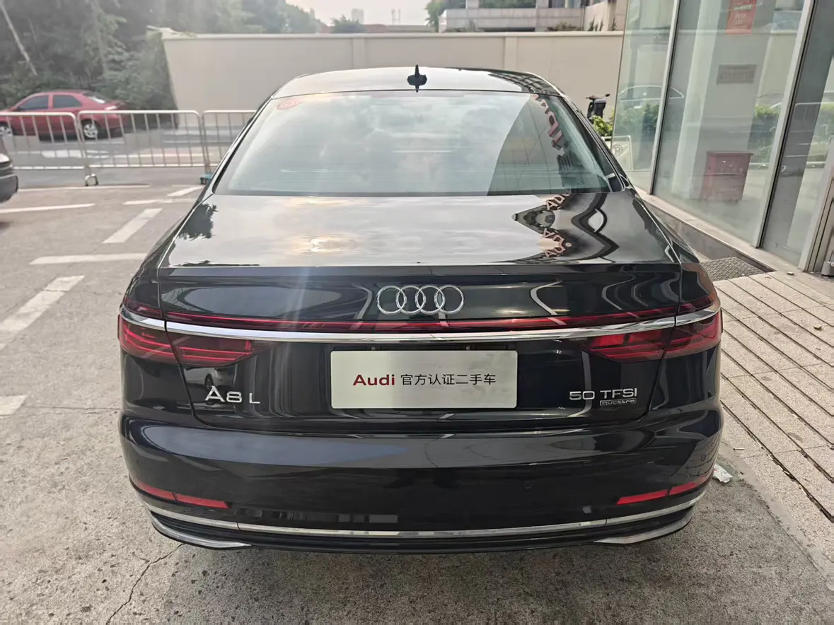 Audi A8