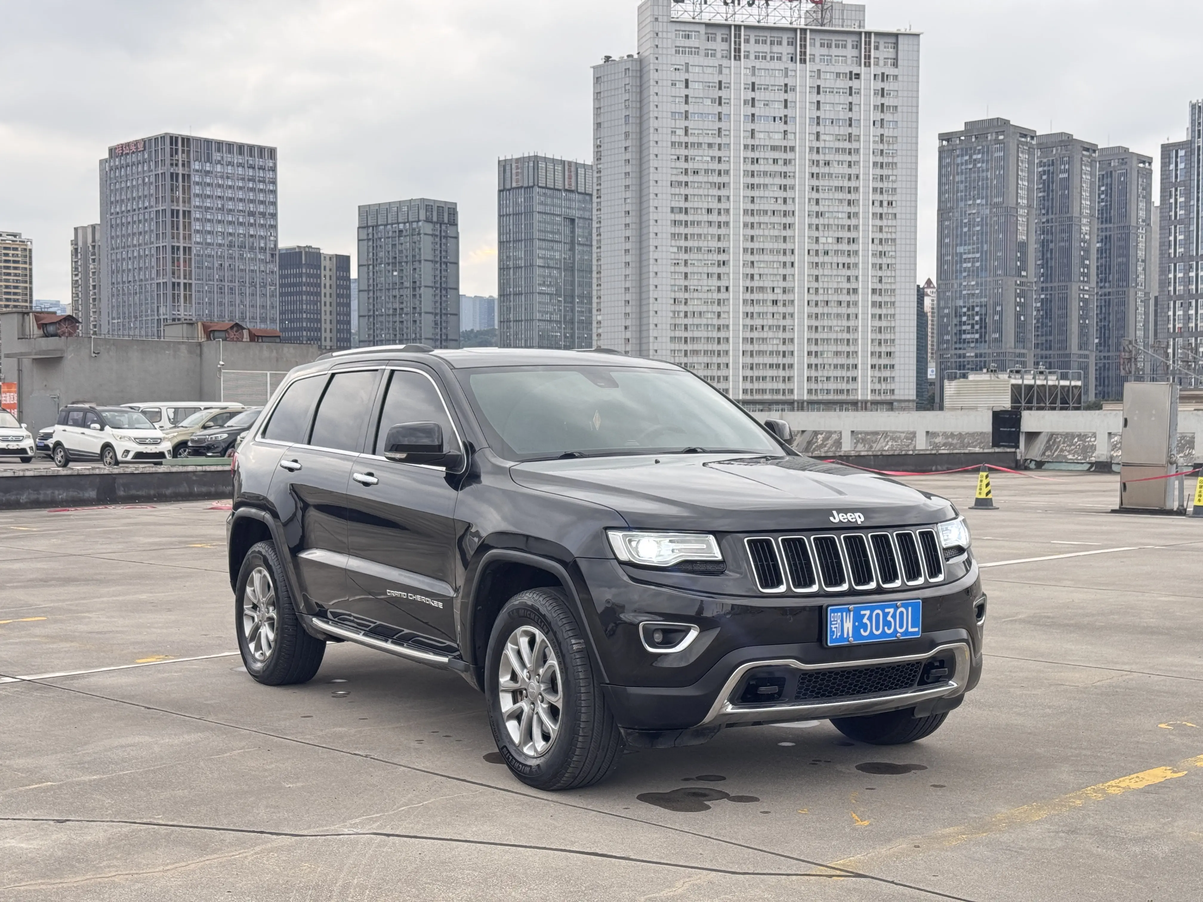 Jeep Grand Cherokee (imported)