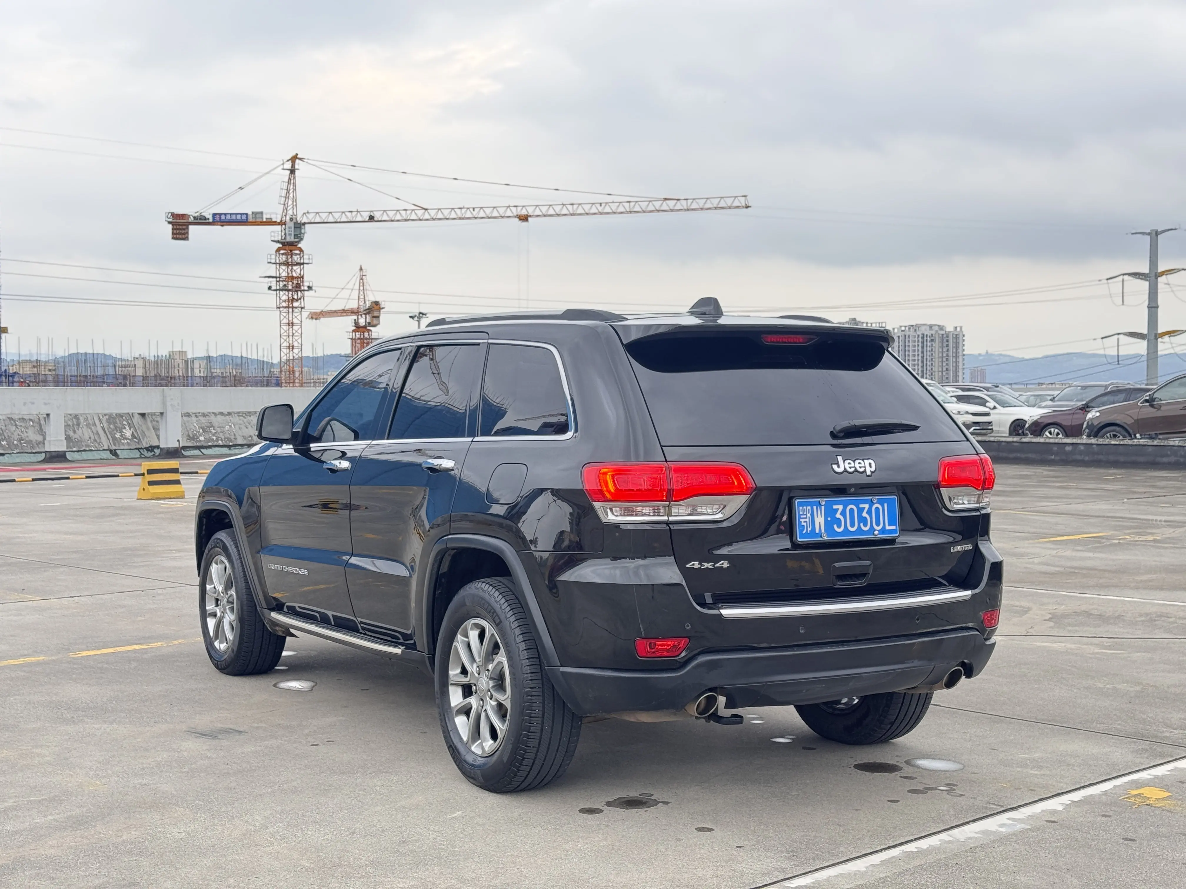 Jeep Grand Cherokee (imported)