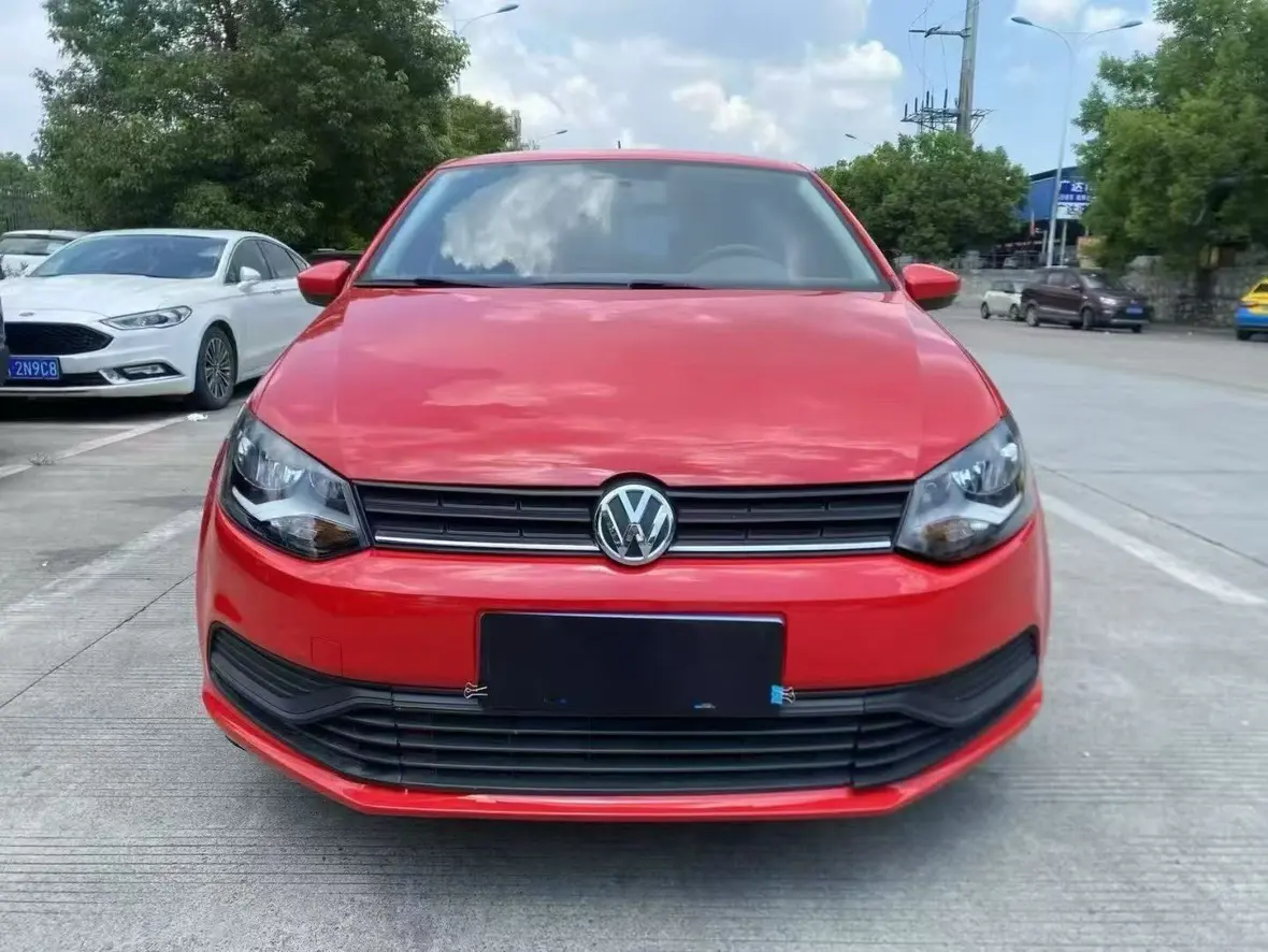 Volkswagen Polo  из Китая