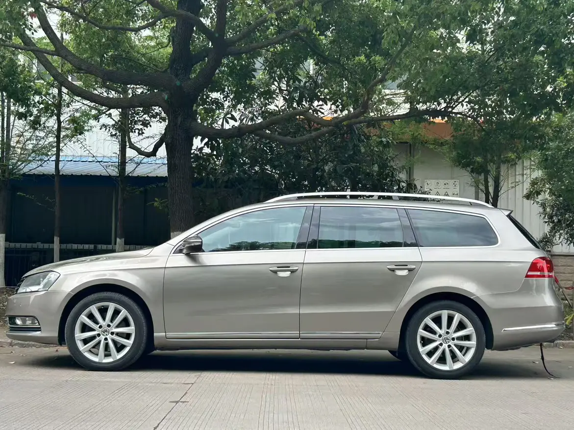 Volkswagen Magotan (imported)