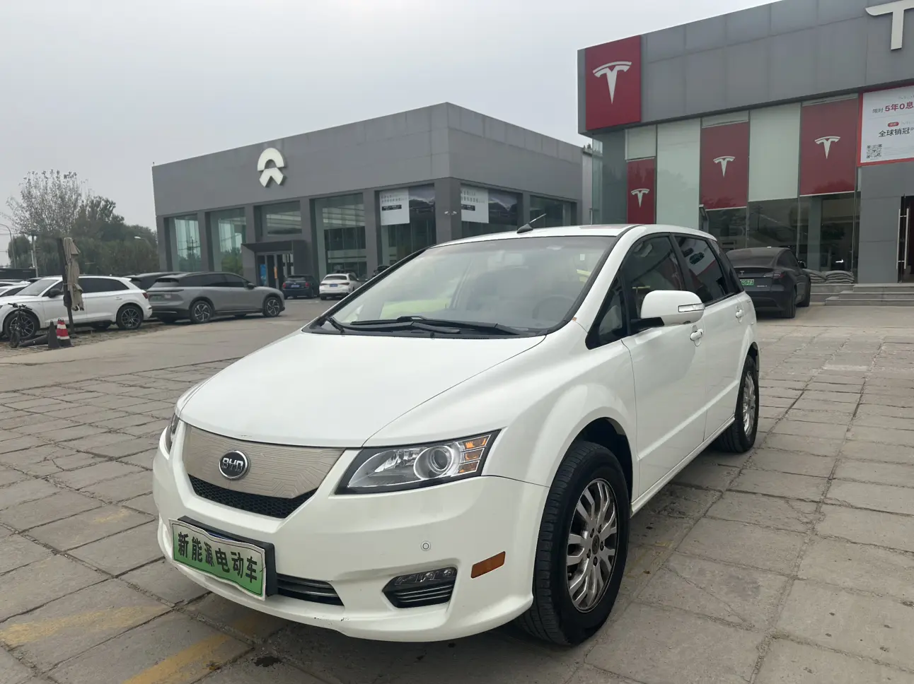 BYD e6