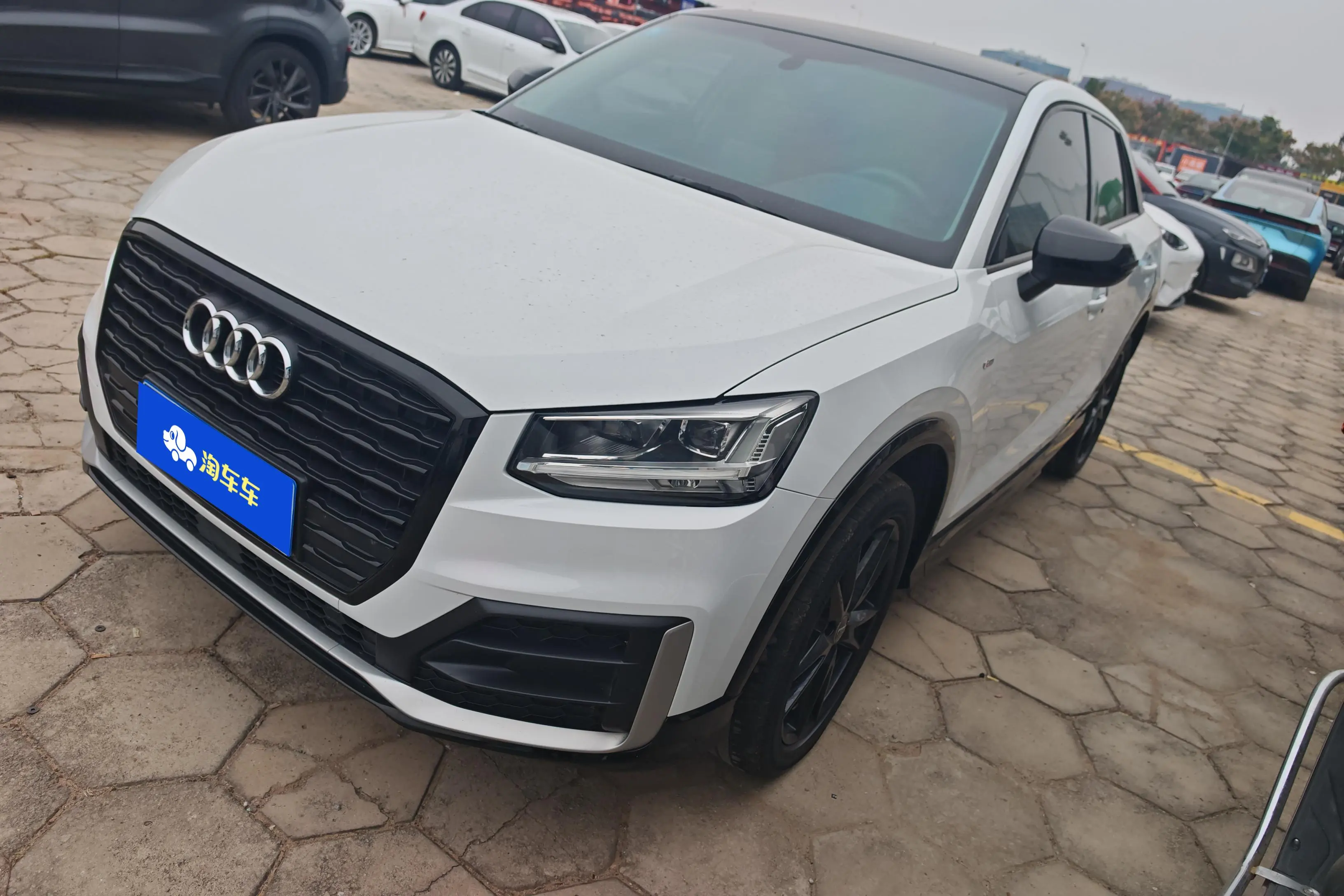 Audi Q2L