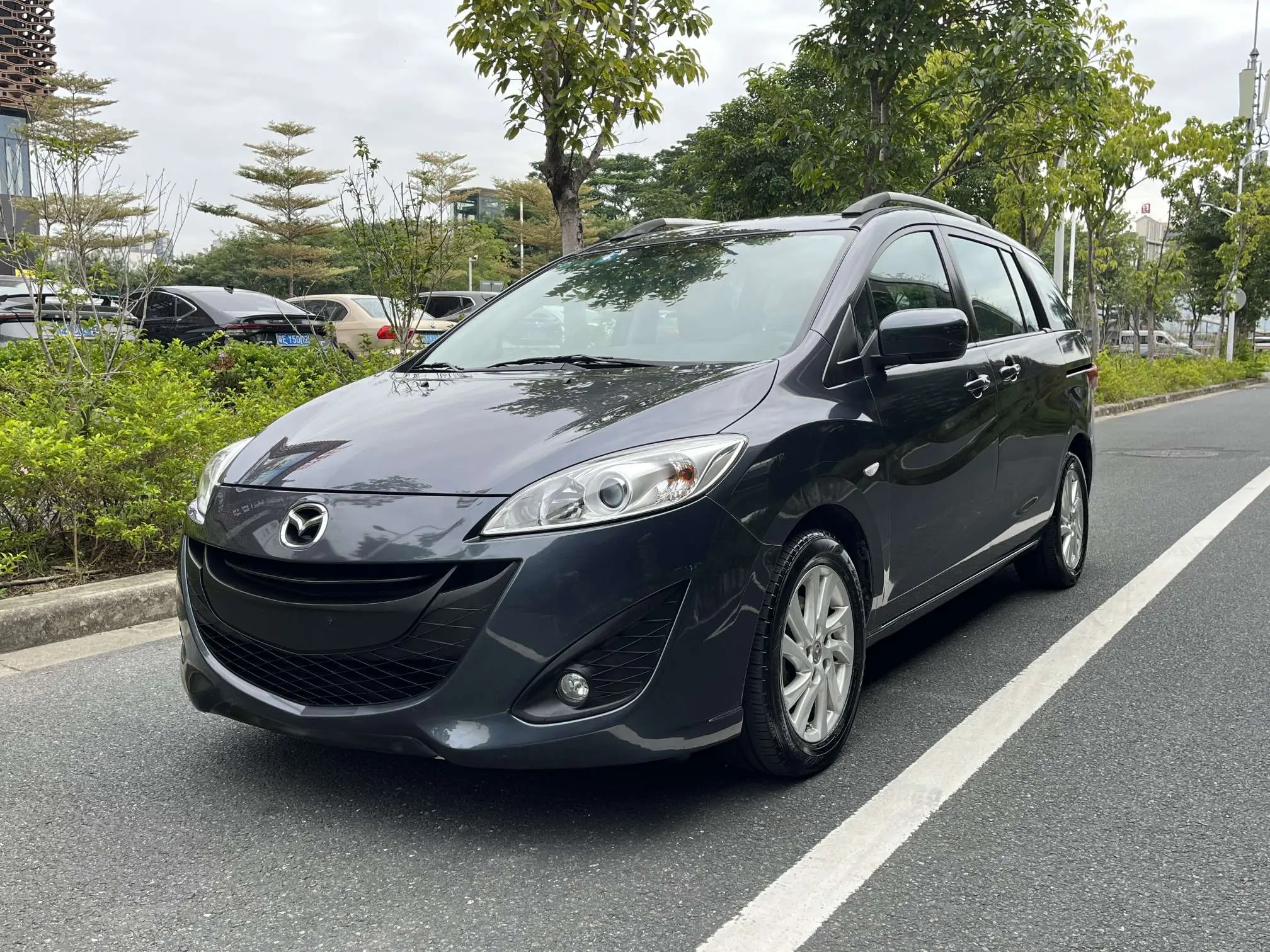 Mazda 5