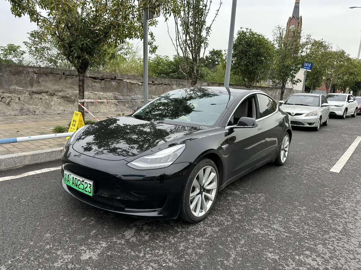 Tesla Model 3  из Китая