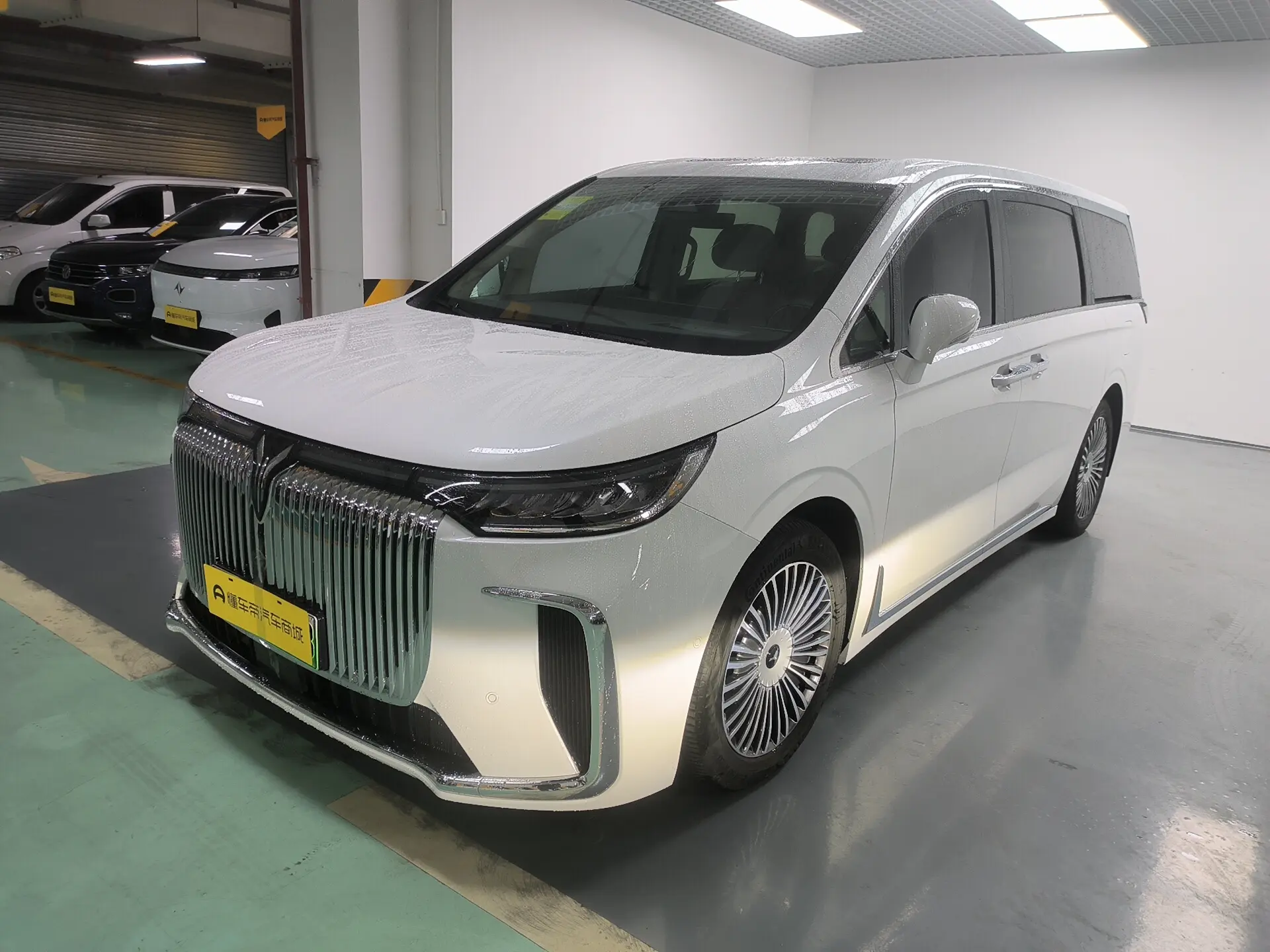 Voyah Lantu Dreamer PHEV  из Китая