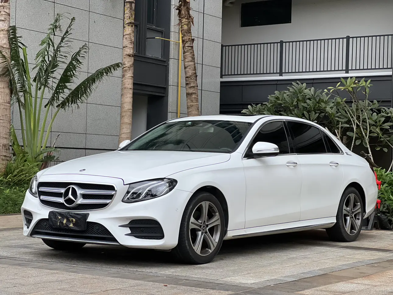 Mercedes-Benz E-Class  из Китая