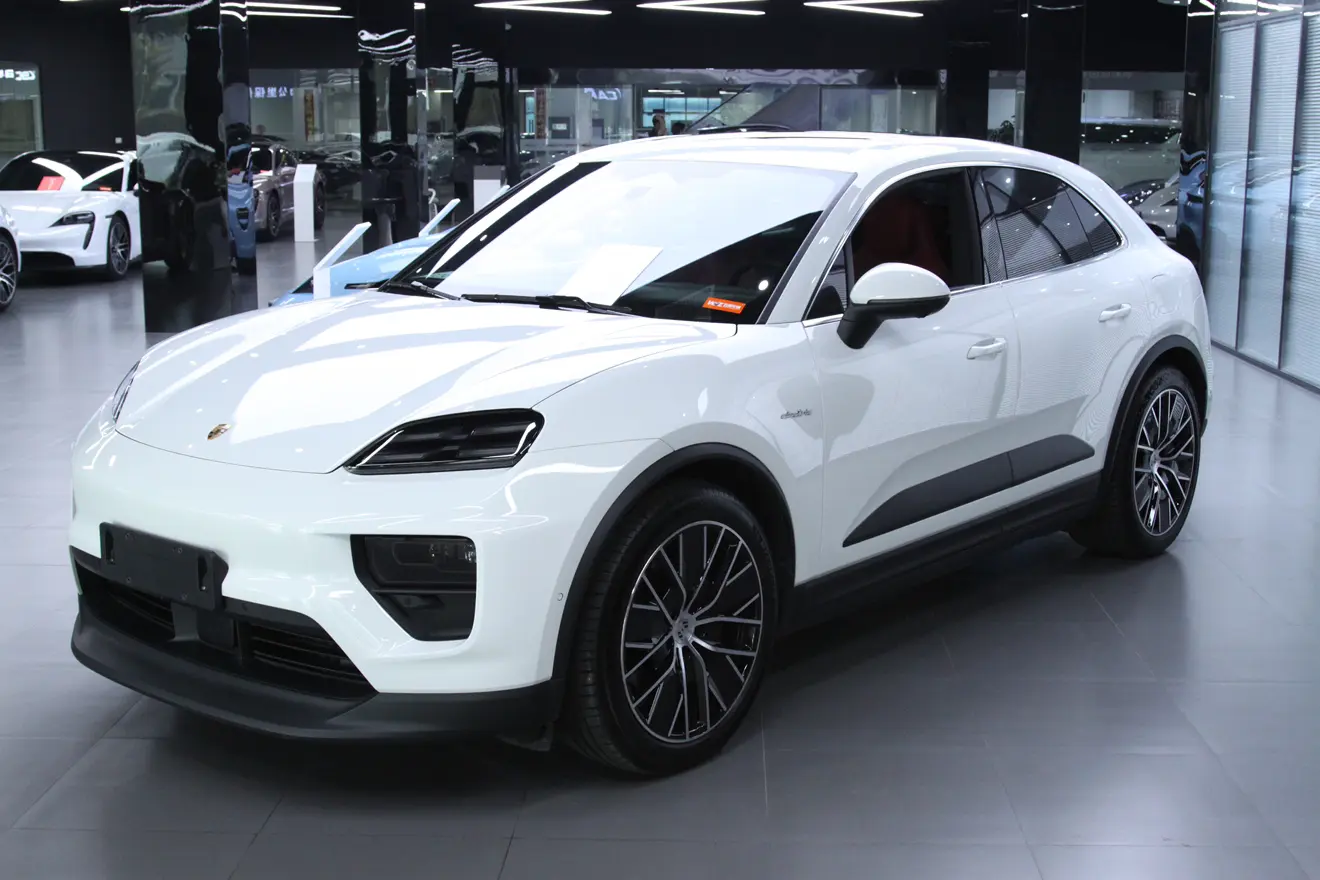 Porsche Macan EV