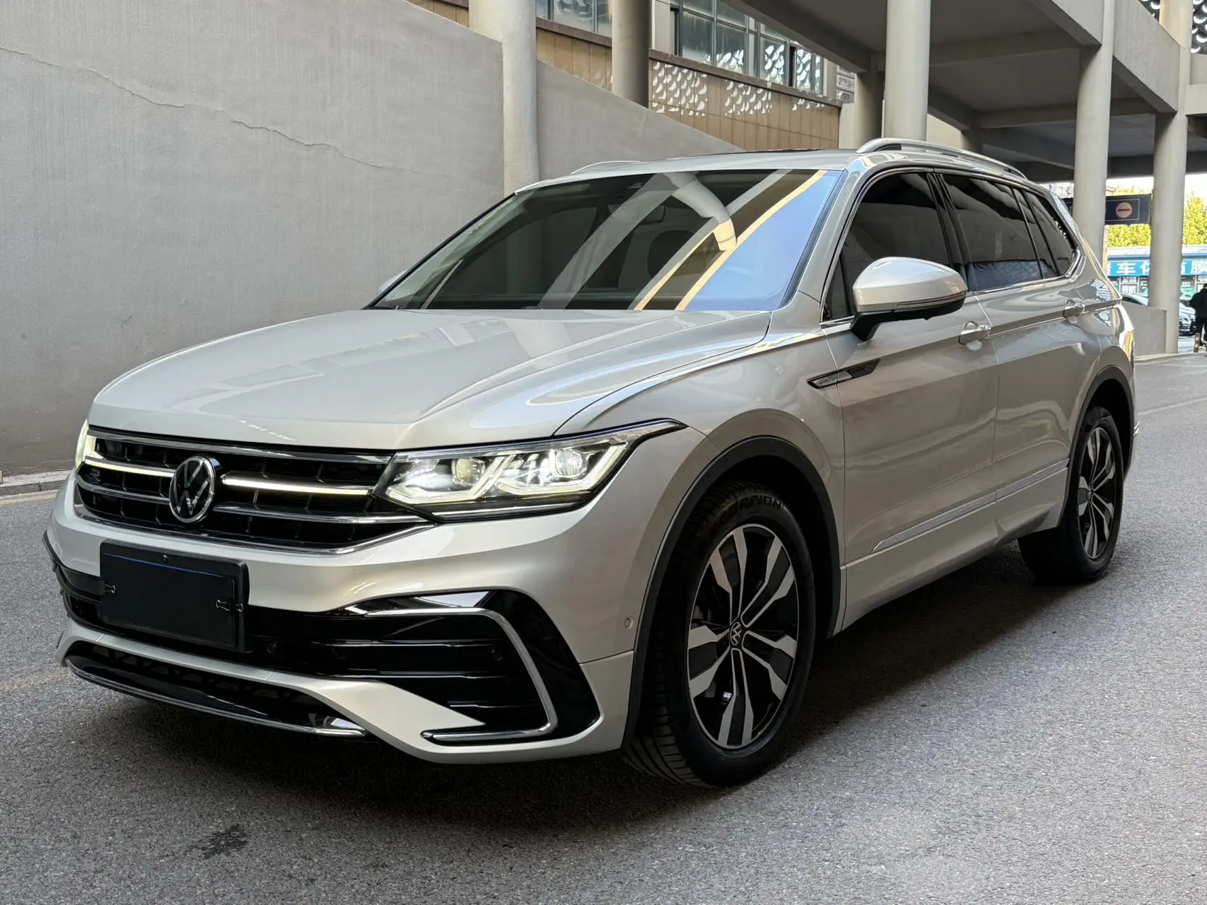 Volkswagen Tiguan L  из Китая