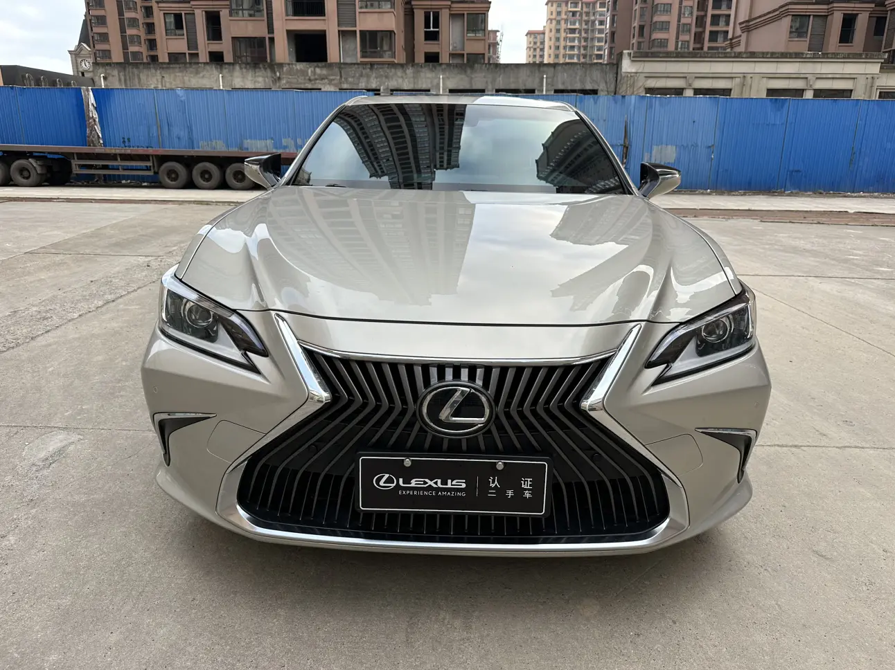 Lexus ES