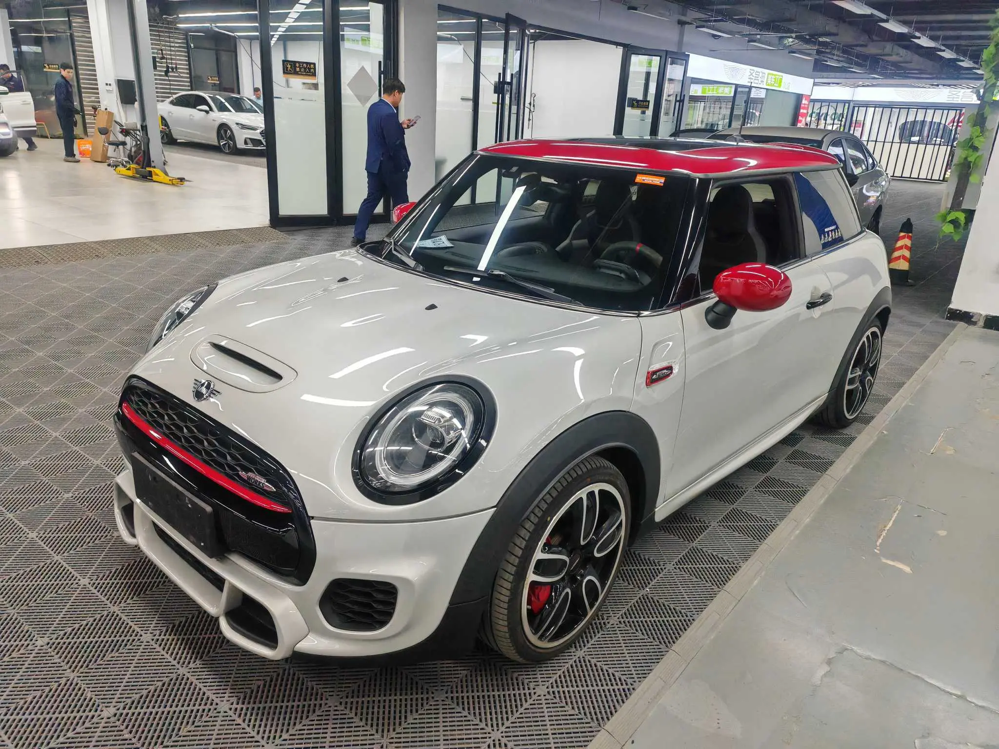 MINI JCW
