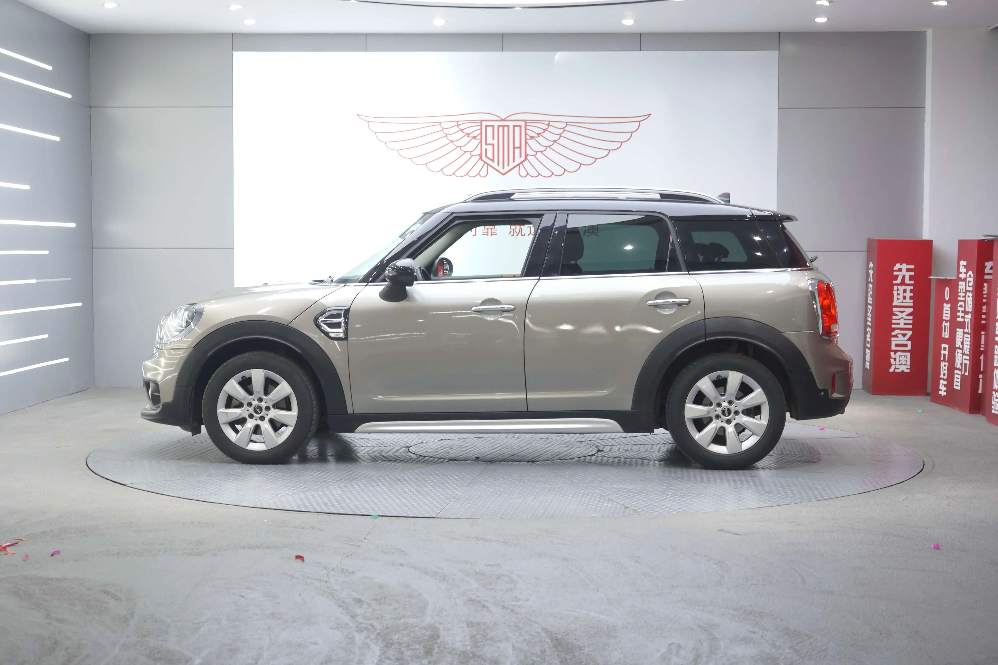 MINI COUNTRYMAN