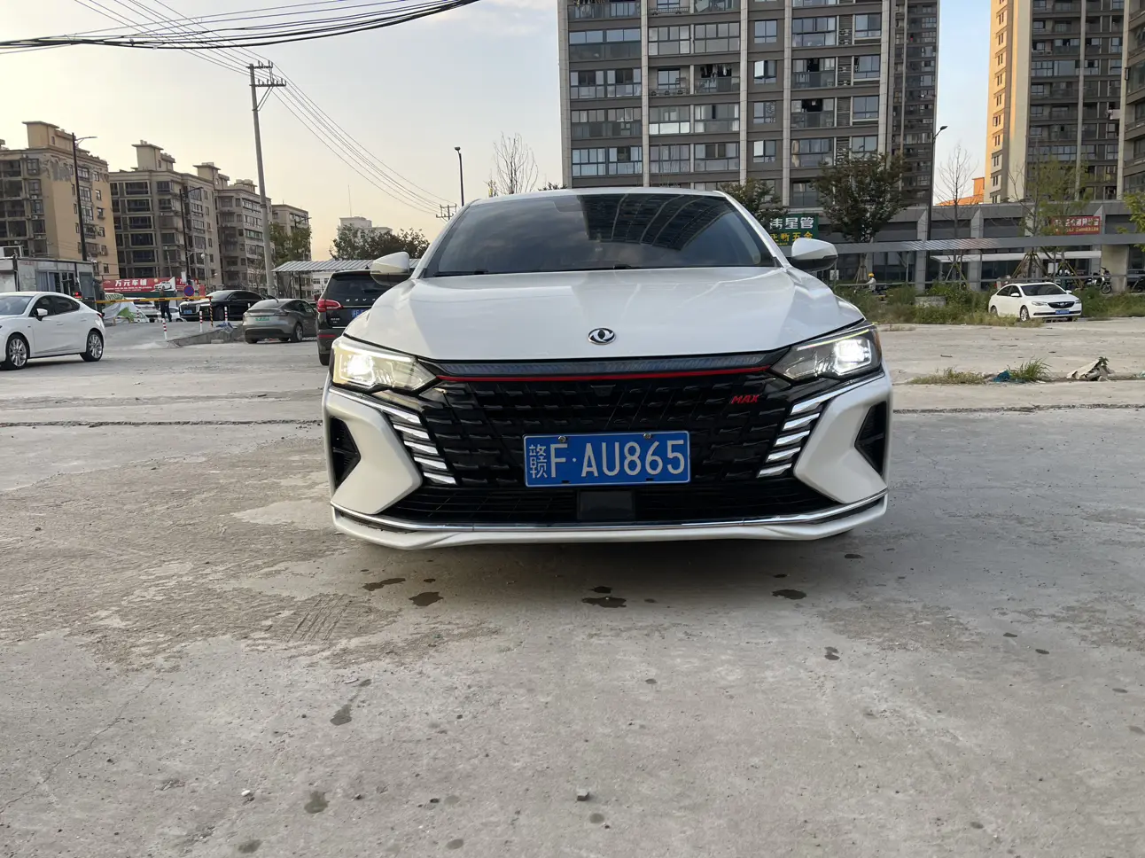 Dongfeng Yixuan MAX  из Китая
