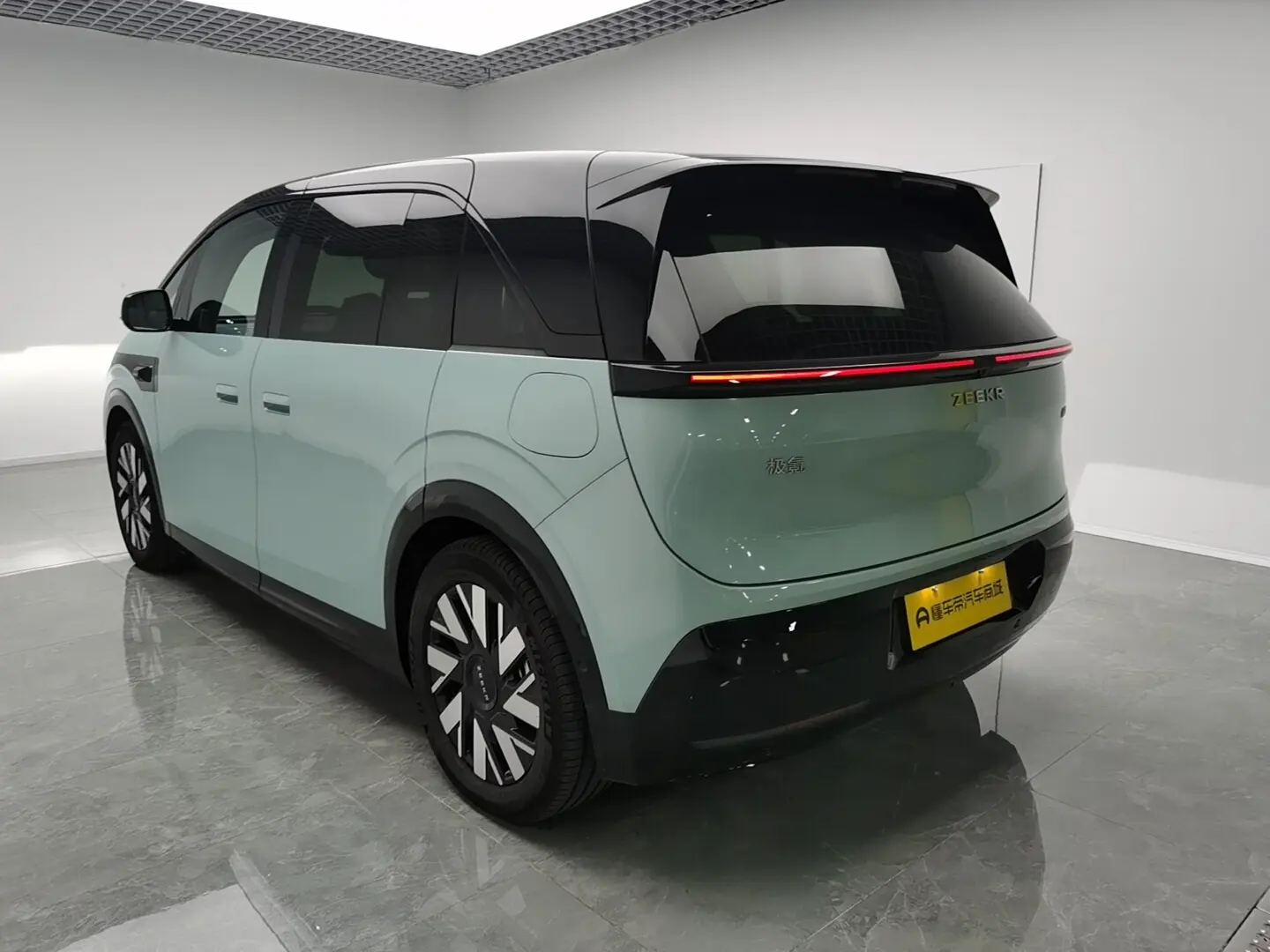 ZEEKR MIX