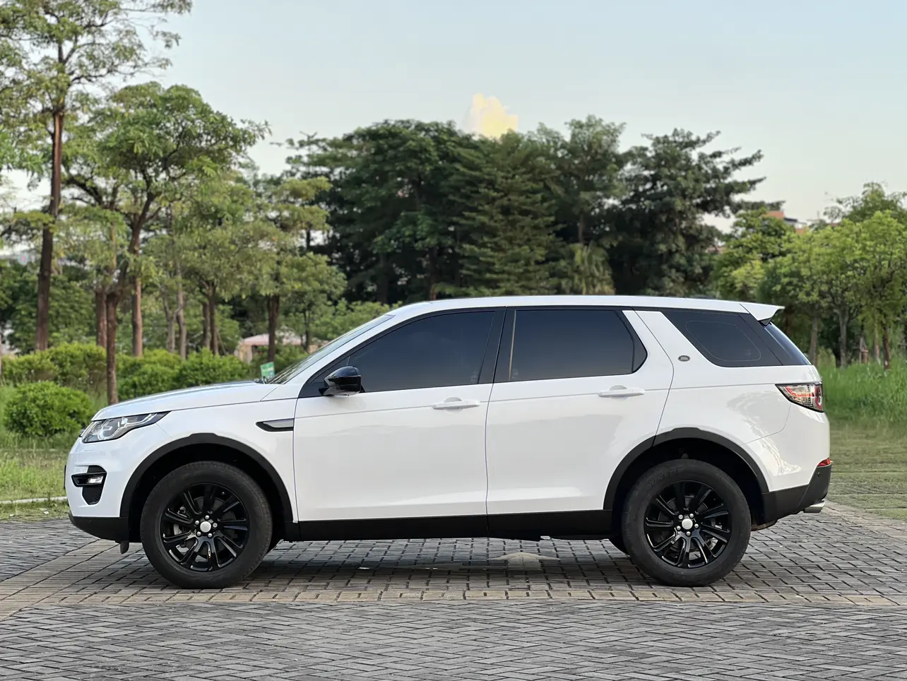 Land Rover Discover the magic