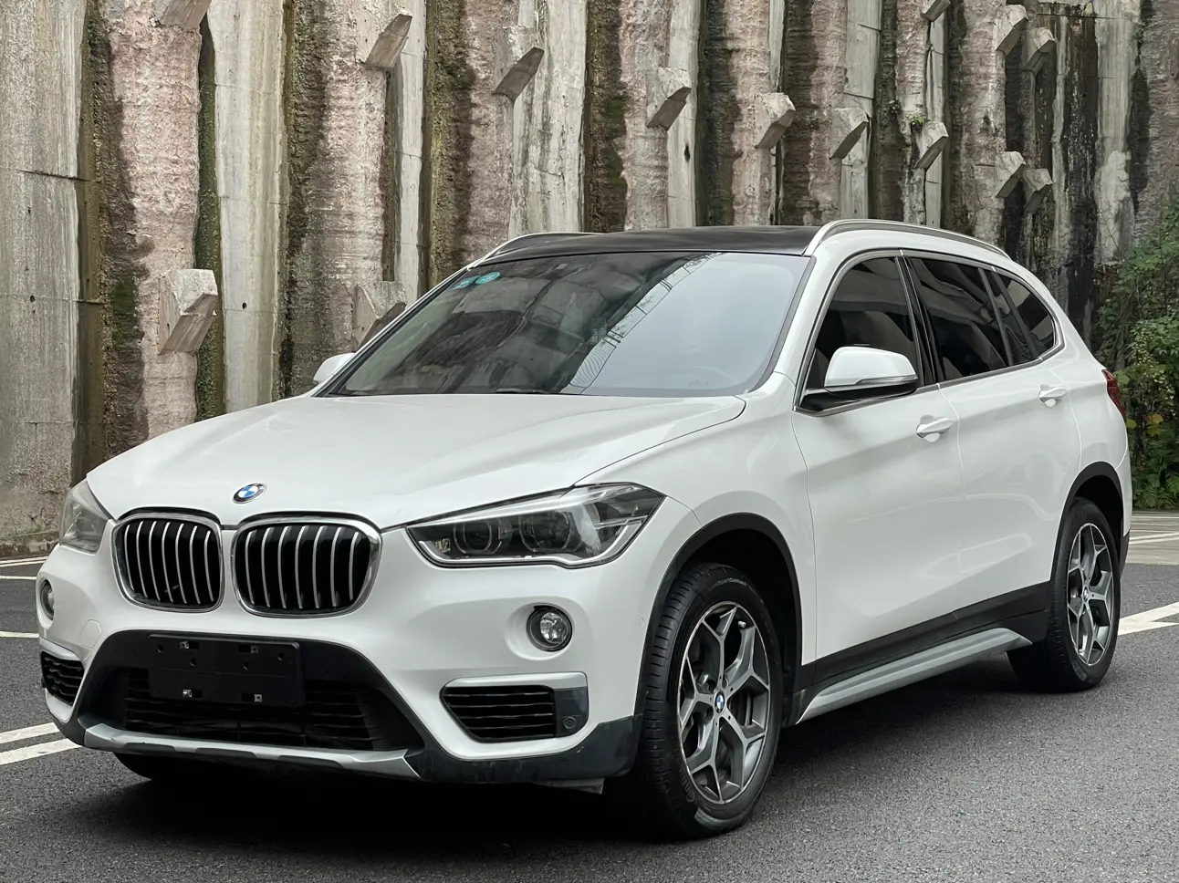 BMW X1  из Китая