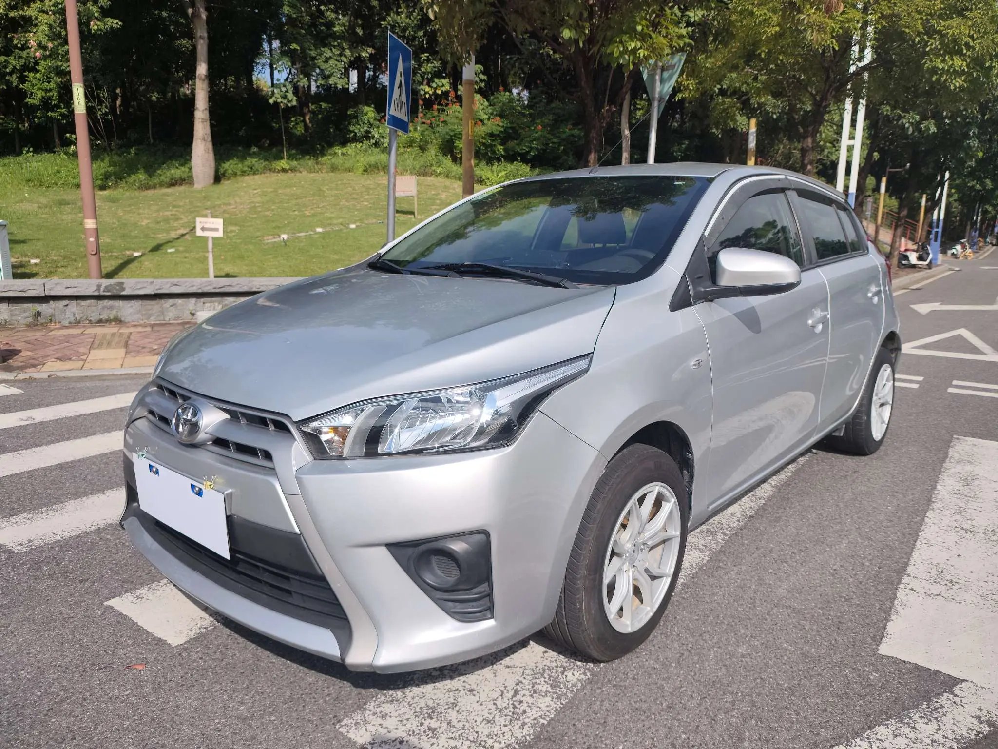 Toyota Yaris L  из Китая