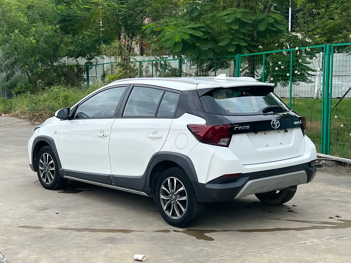 Toyota YARiS L to dazzle