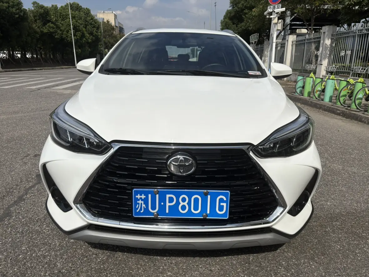 Toyota YARiS L to dazzle