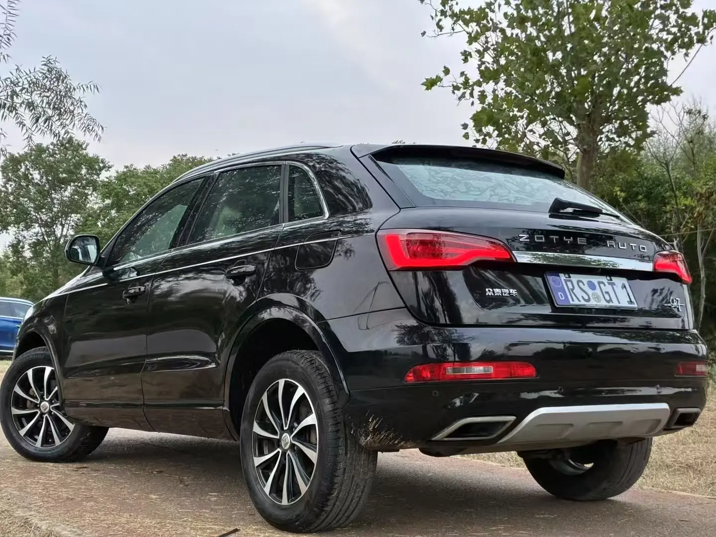 Zotye SR7