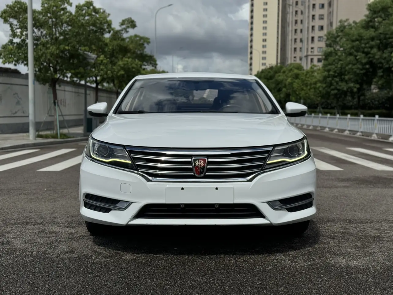 Roewe i6