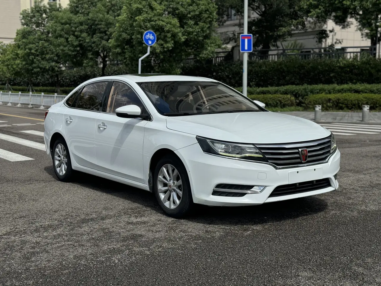 Roewe i6