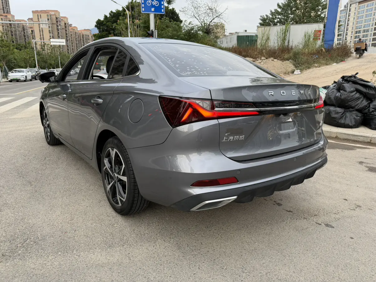 Roewe i5