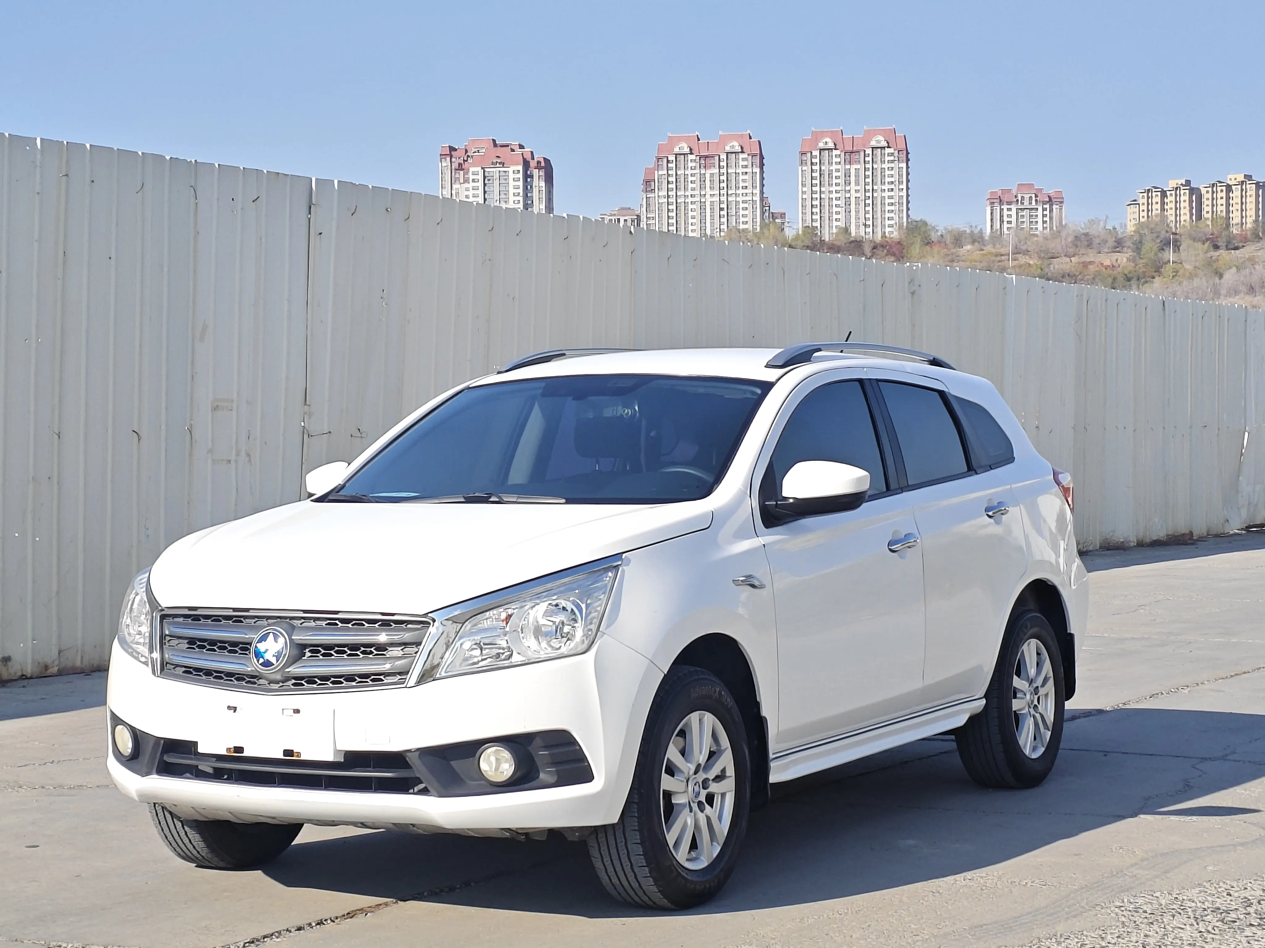 Kai Chen Venucia T70