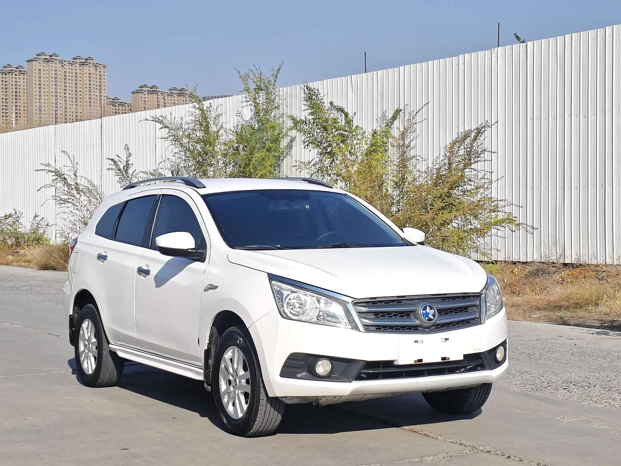 Kai Chen Venucia T70