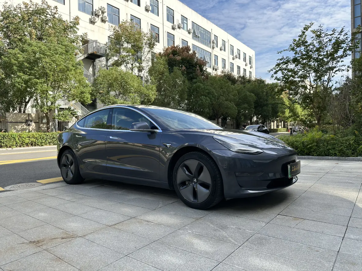 Tesla Model 3 (imported)